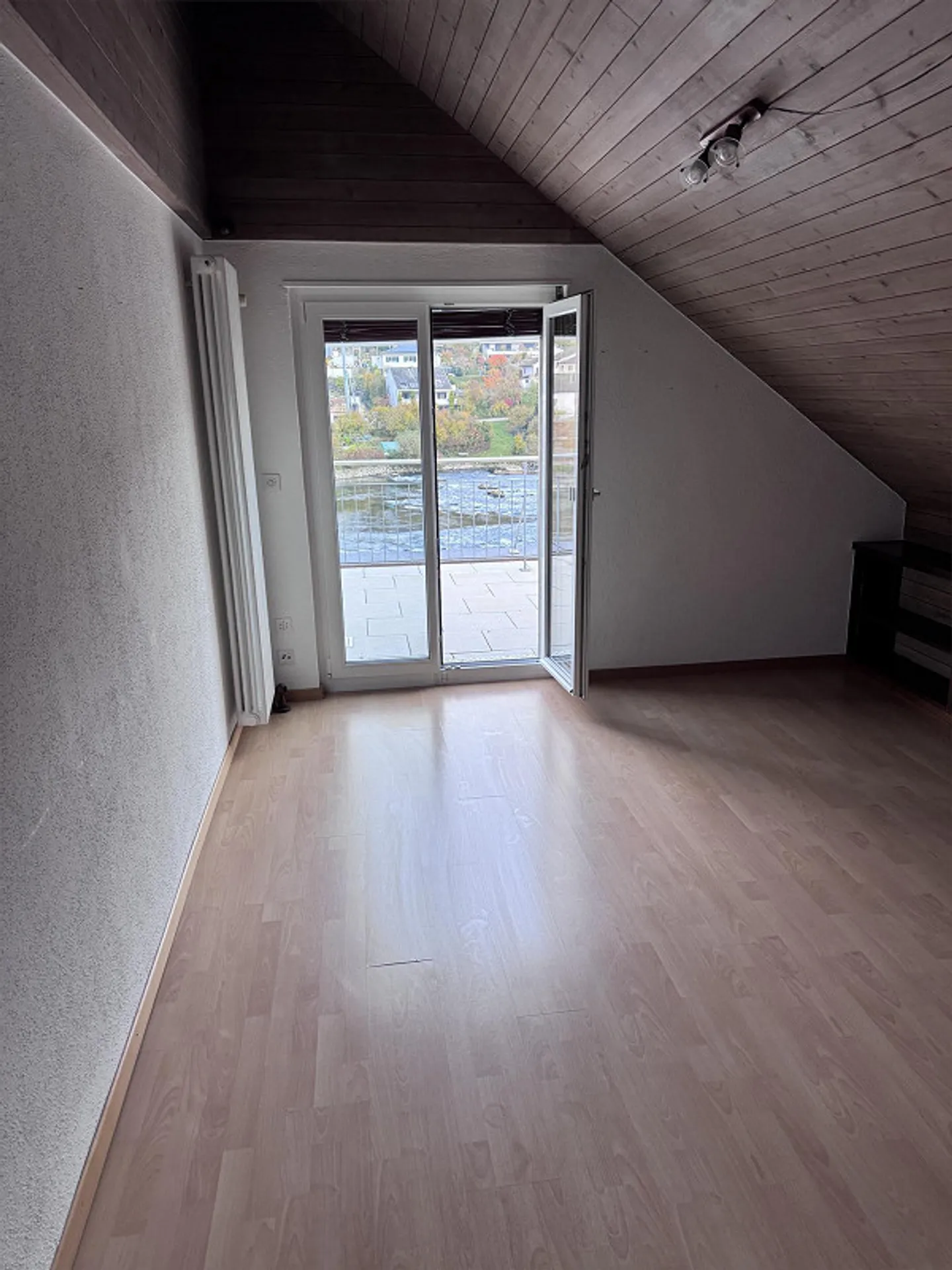 Helle 2.5 Zimmer Dachwohnung am Rhein mit grosser Terrasse - Foto 11 von 20
