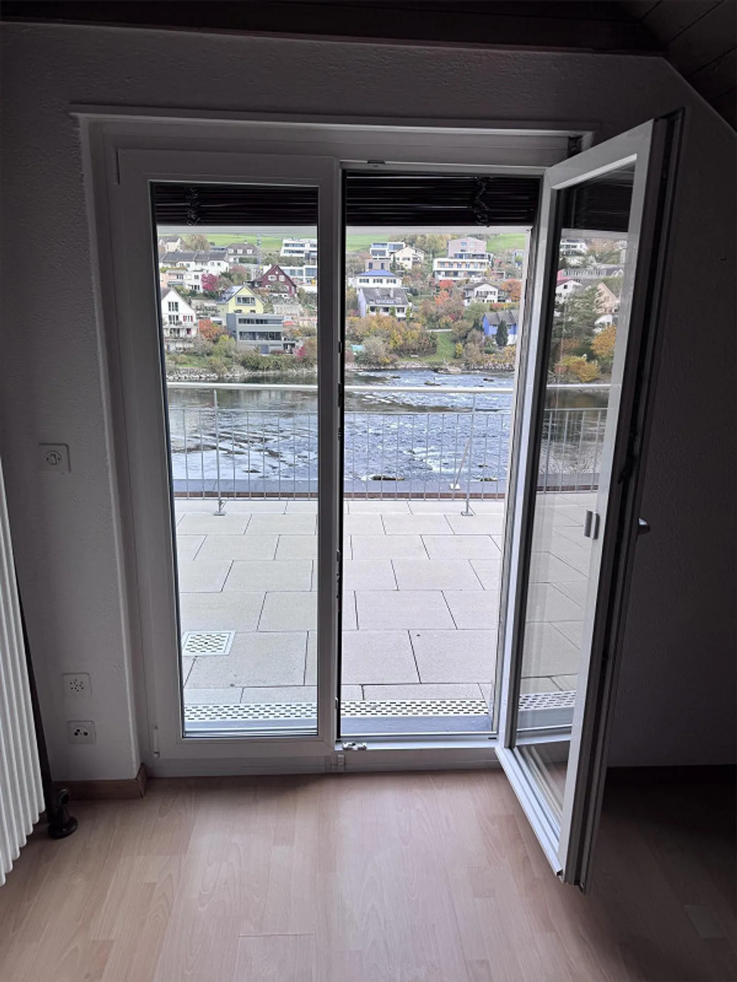 Helle 2.5 Zimmer Dachwohnung am Rhein mit grosser Terrasse - Foto 13 von 20