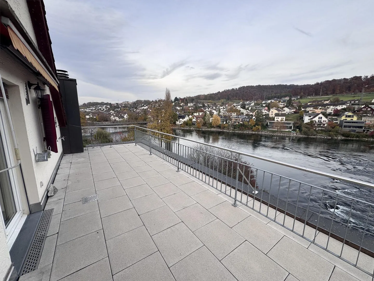 Helle 2.5 Zimmer Dachwohnung am Rhein mit grosser Terrasse - Foto 14 von 20