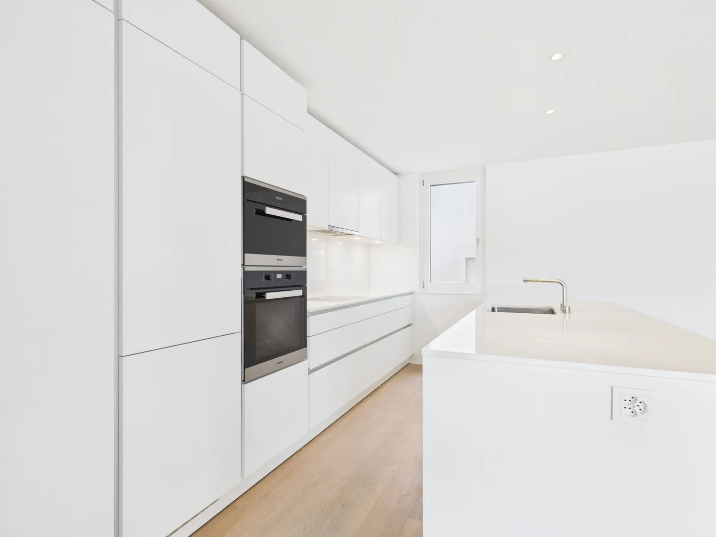 Exklusive 3.5-Zimmer-Erdgeschosswohnung in Bestlage von Wettswil - Foto 1 von 13