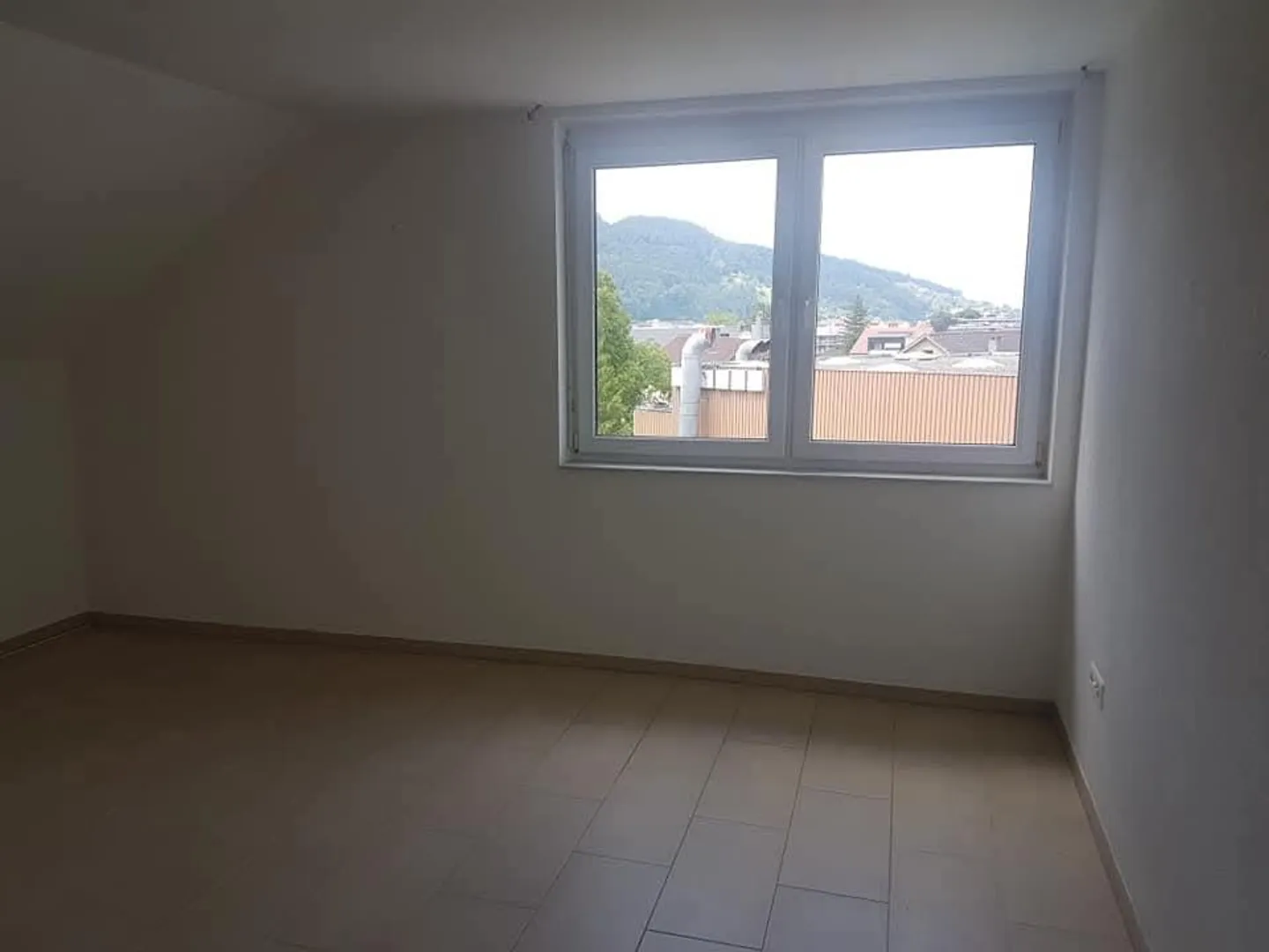 Appartamento Attico Luminoso a Sevelen - Foto 2 di 5