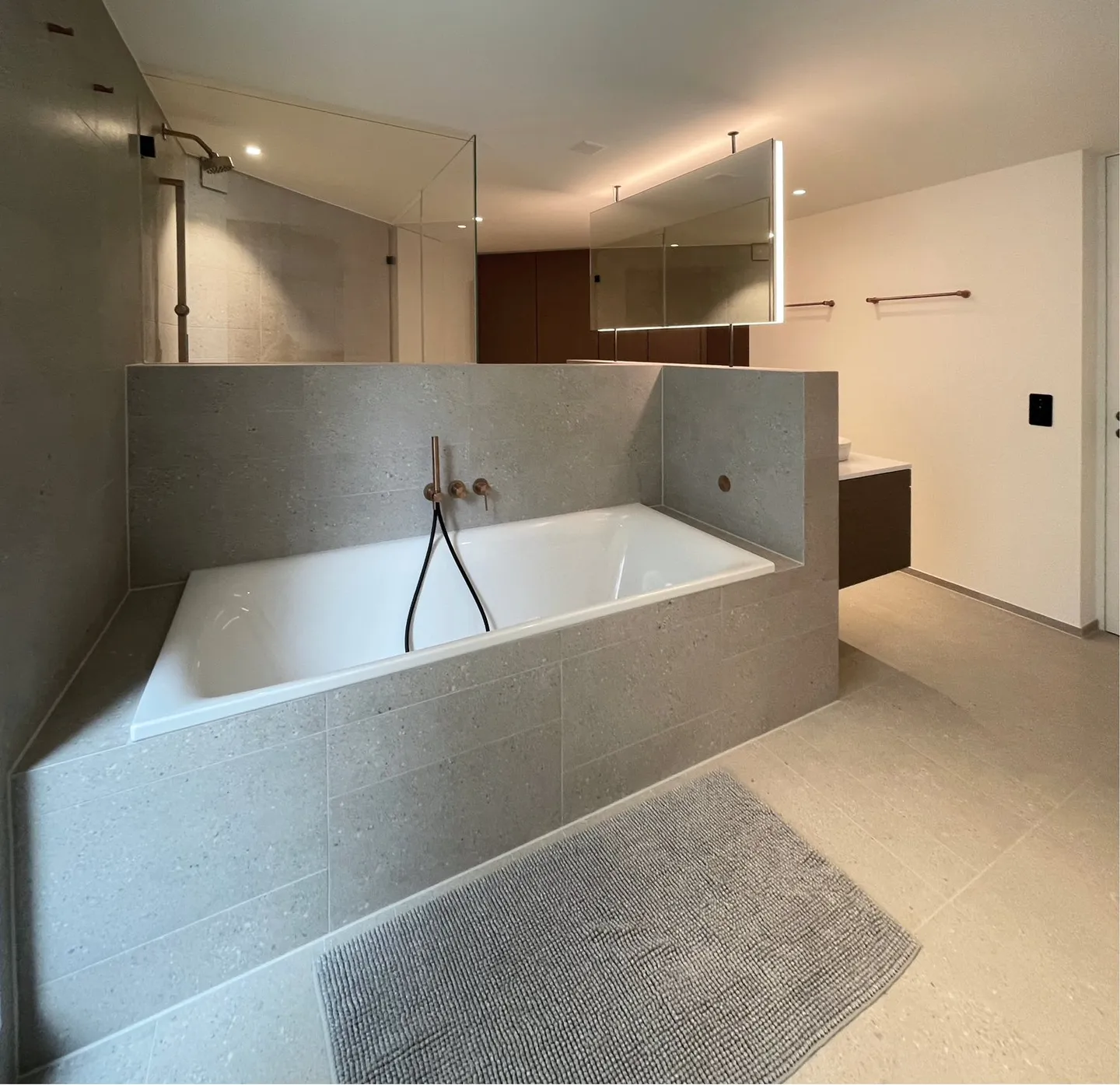 Metropolitan Chic - Living in Zurich's Prestige District - Photo 19 of 29