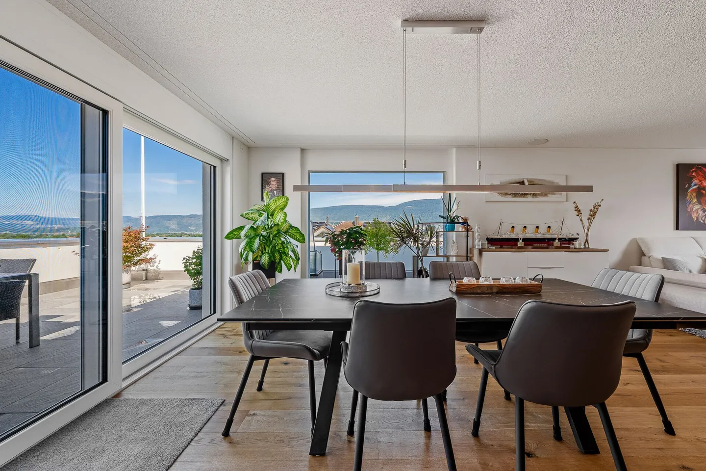 Appartement penthouse exclusif de 5,5 pièces avec terrasse de 152 m² et vue dégagée ! - Photo 12 sur 26