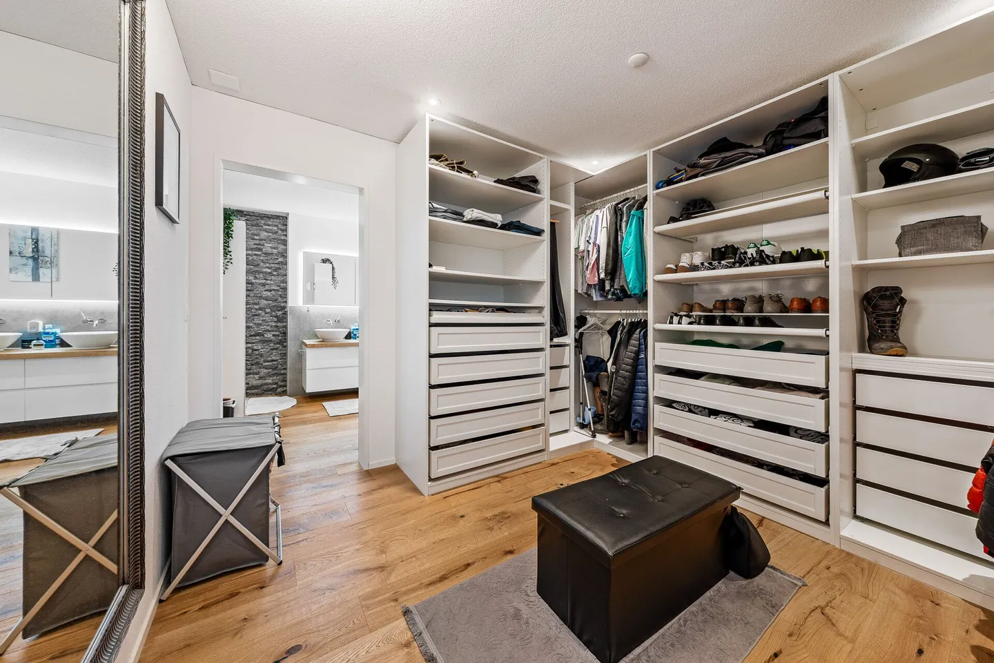 Appartement penthouse exclusif de 5,5 pièces avec terrasse de 152 m² et vue dégagée ! - Photo 17 sur 26