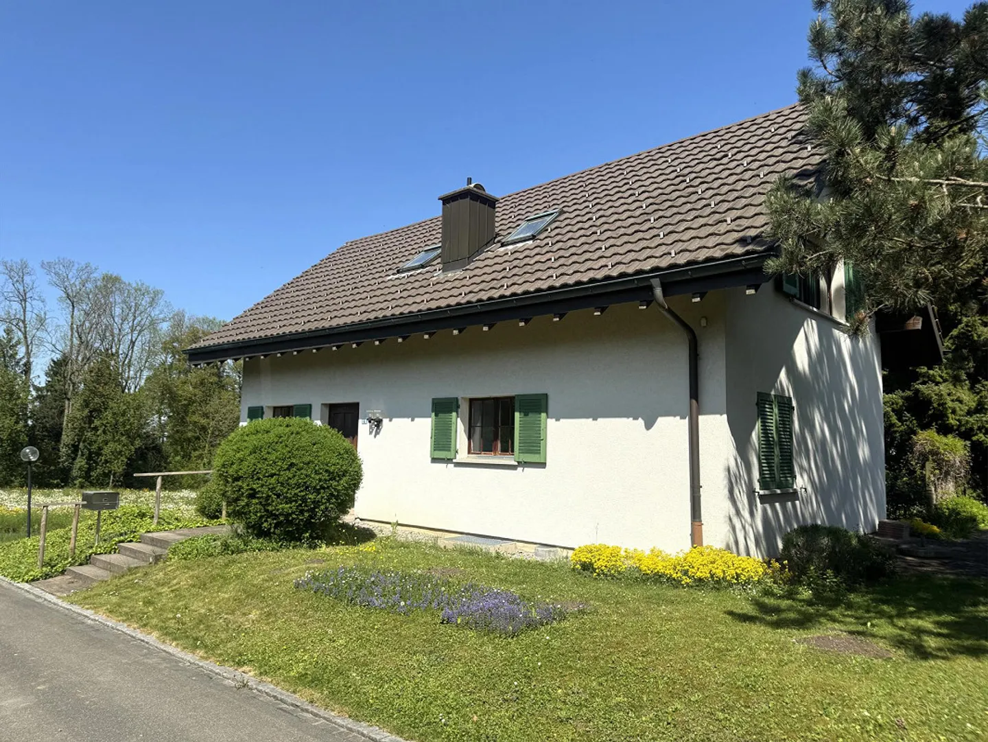 Tolles 5.5-Zimmer-Einfamilienhaus an bevorzugter Lage - Foto 16 di 21