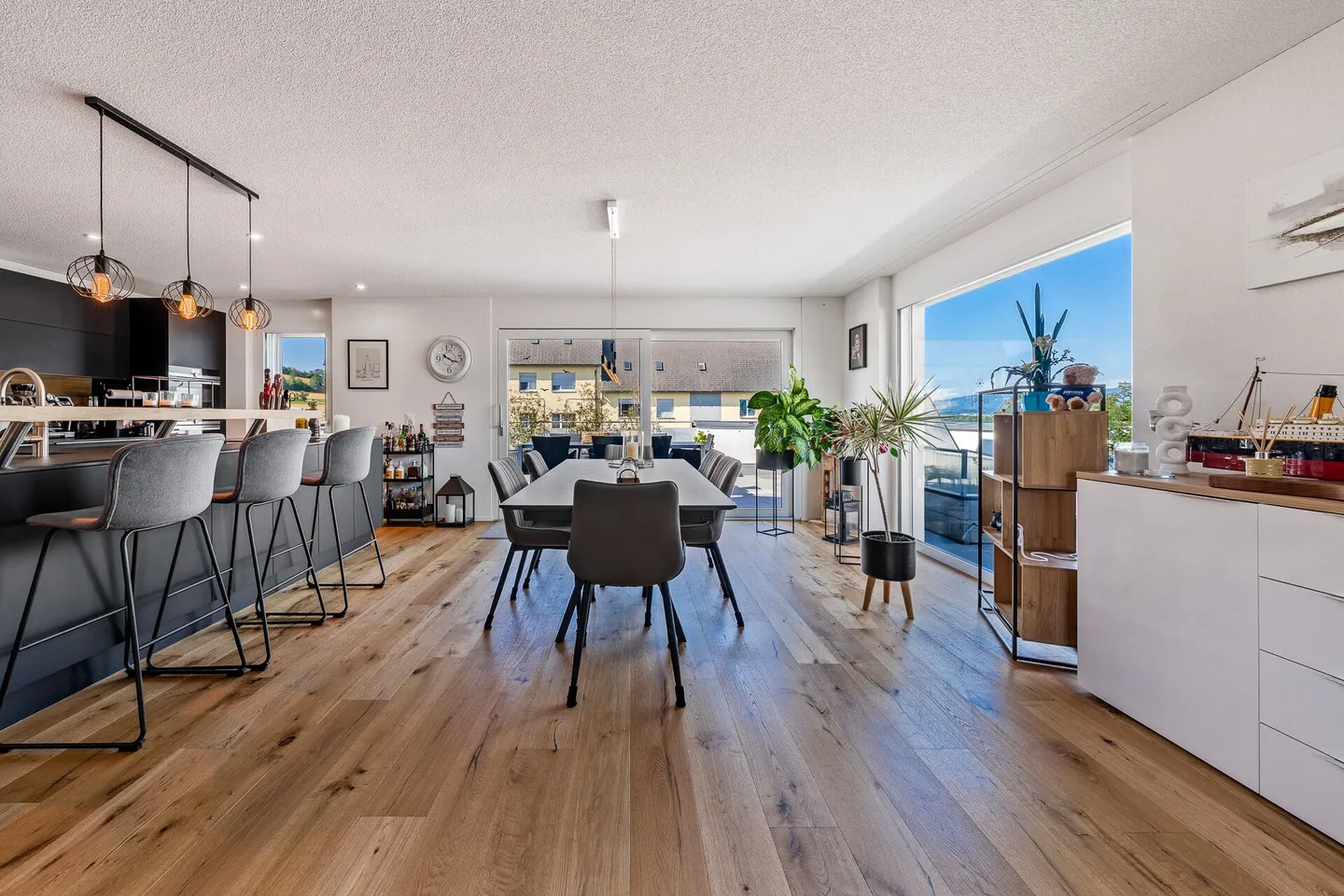 Appartement penthouse exclusif de 5,5 pièces avec terrasse de 152 m² et vue dégagée ! - Photo 5 sur 26