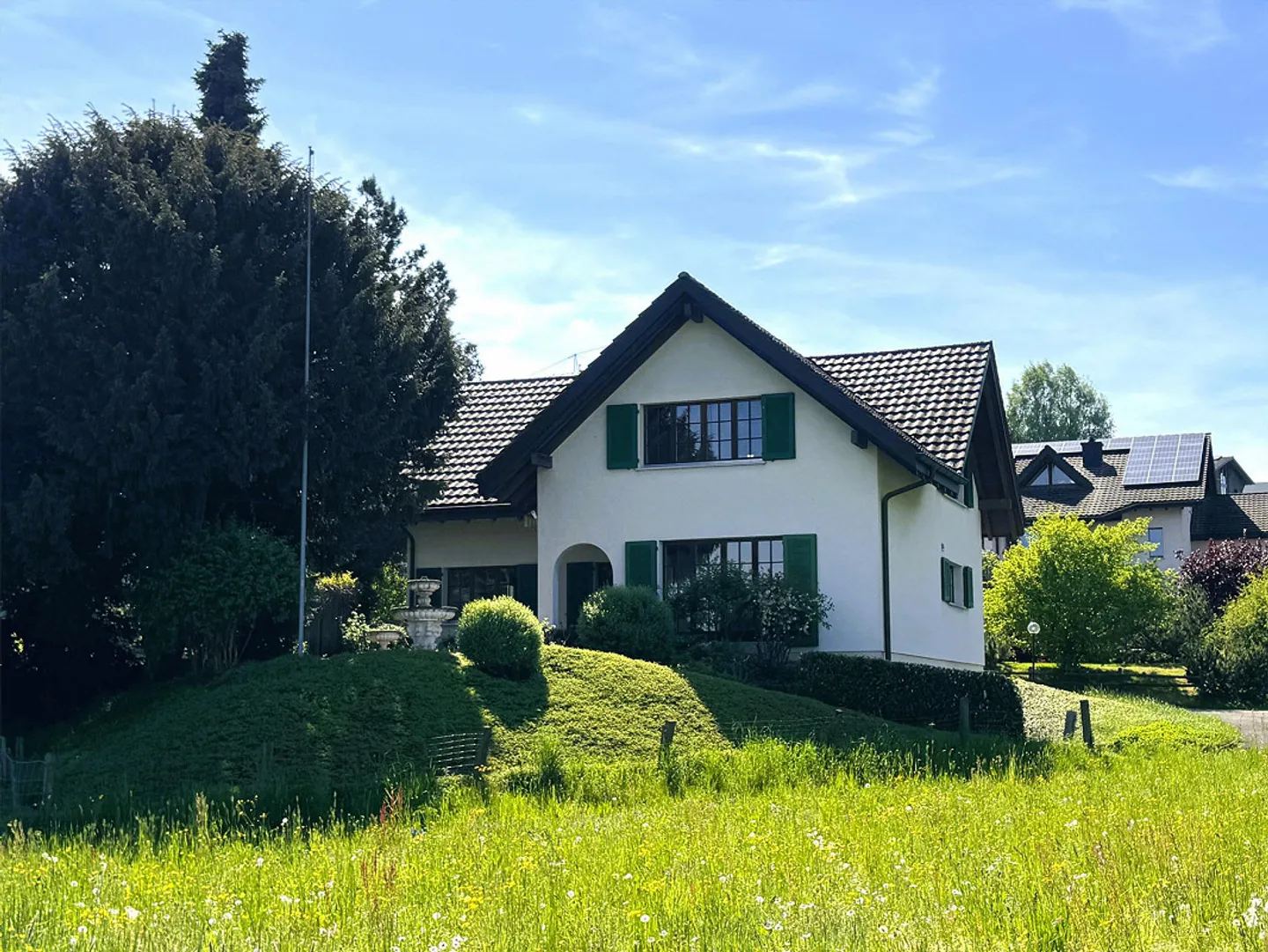 Tolles 5.5-Zimmer-Einfamilienhaus an bevorzugter Lage - Foto 1 di 21