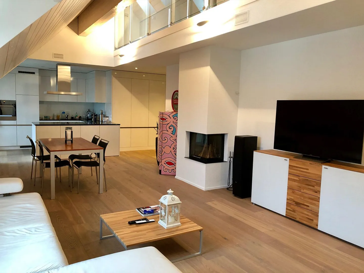 Einzigartige 4.5 Zimmer Wohnung mit Galerie - Foto 3 von 20