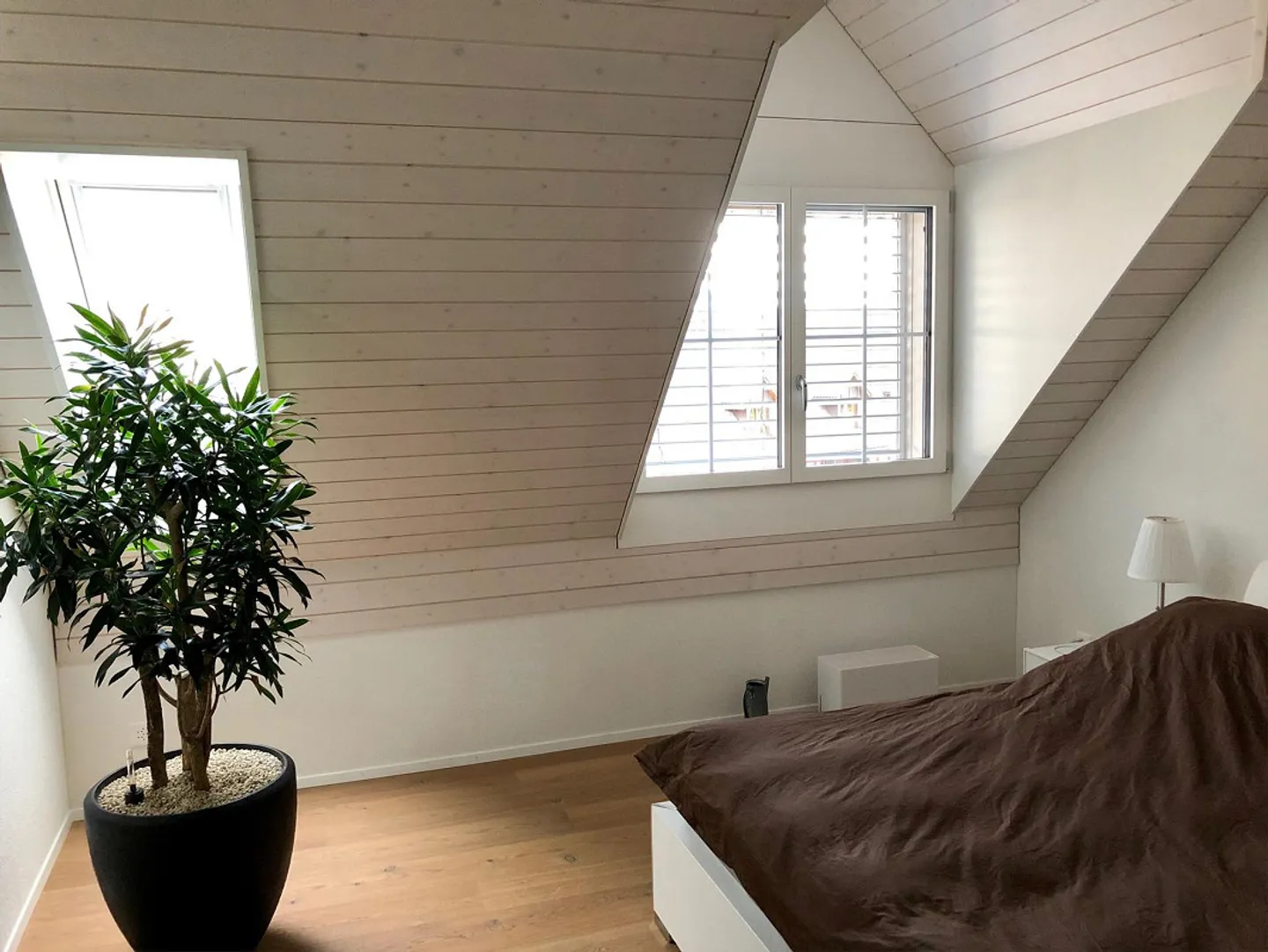 Einzigartige 4.5 Zimmer Wohnung mit Galerie - Foto 4 von 20
