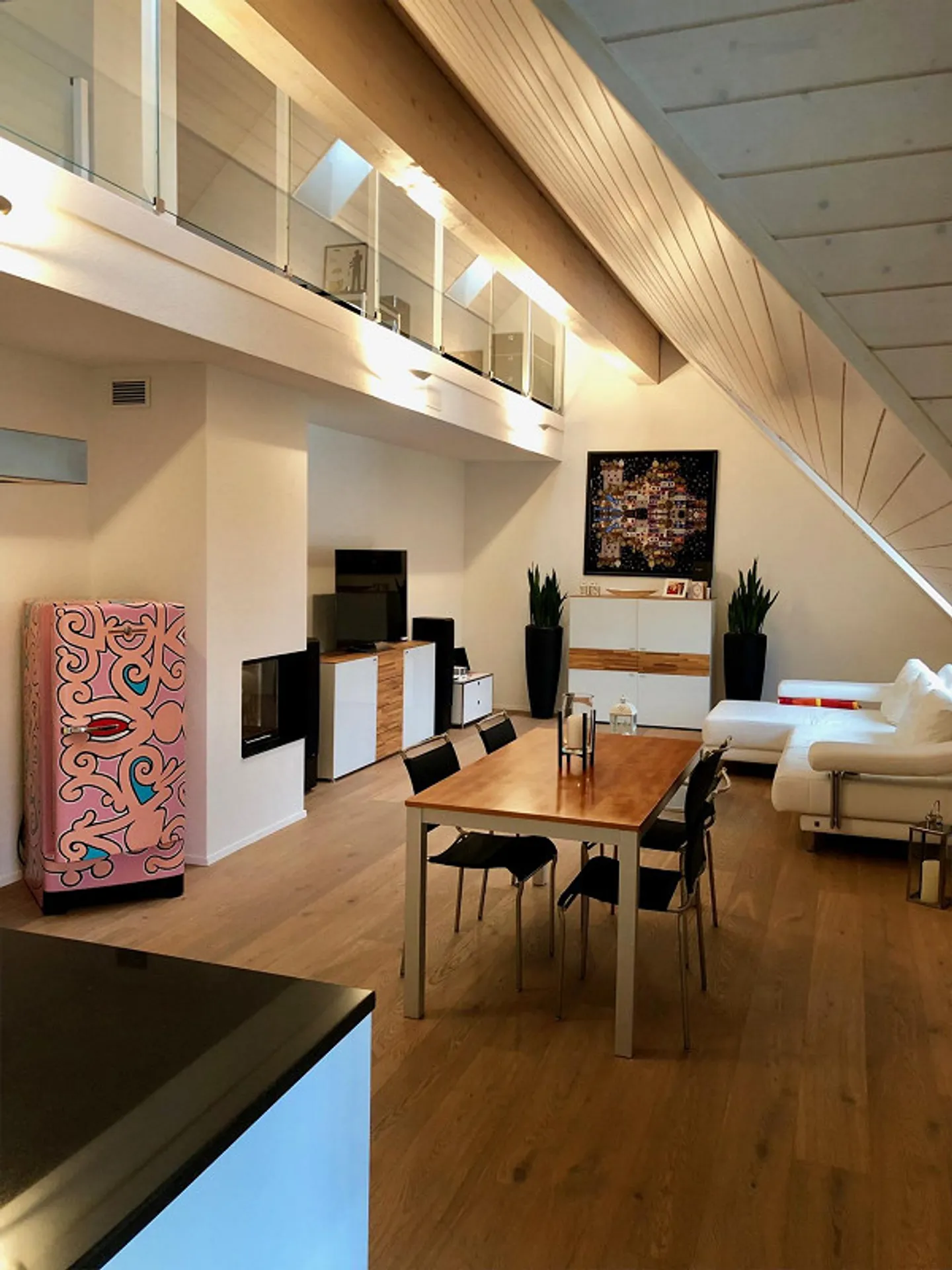 Einzigartige 4.5 Zimmer Wohnung mit Galerie - Foto 2 von 20