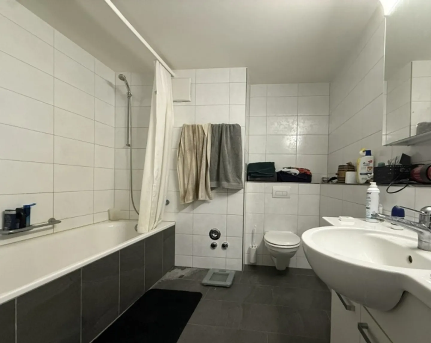Moderne 2.5-Zimmerwohnung - Foto 3 von 5