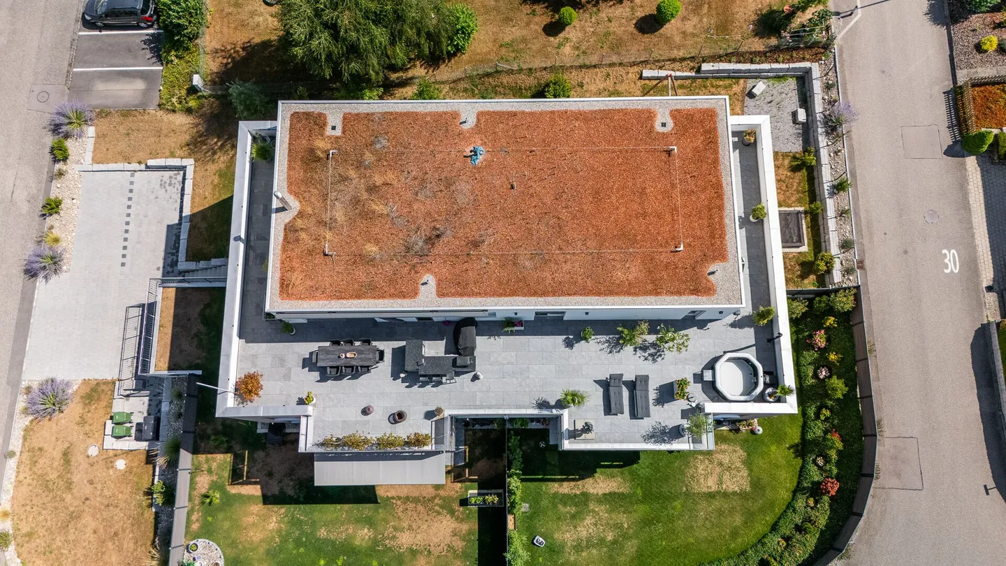 Appartement penthouse exclusif de 5,5 pièces avec terrasse de 152 m² et vue dégagée ! - Photo 25 sur 26