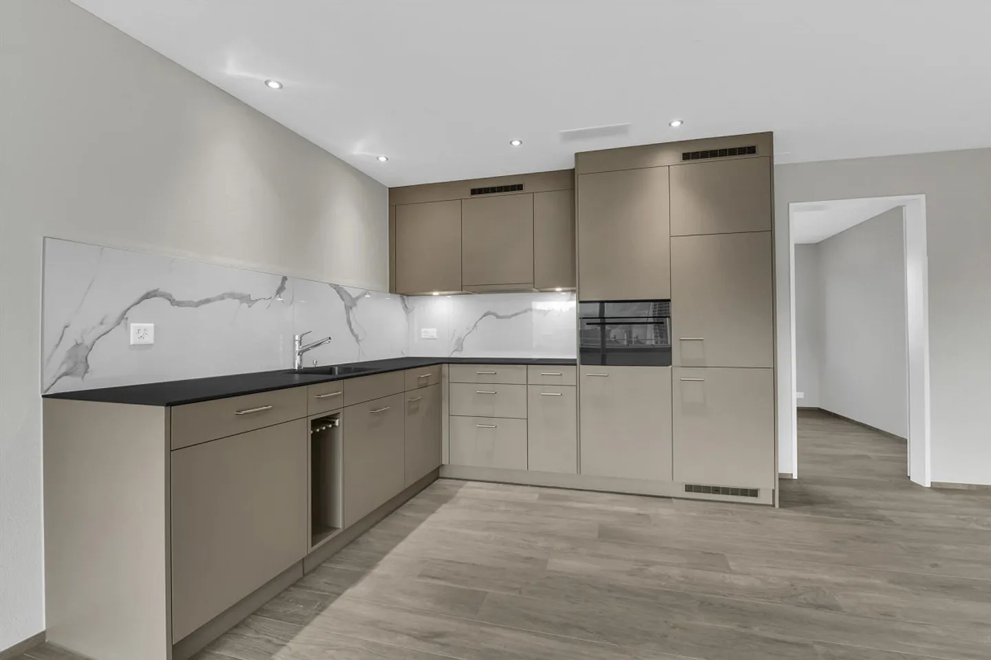 Moderne Wohnung in Neuhausen - Foto 1 von 9