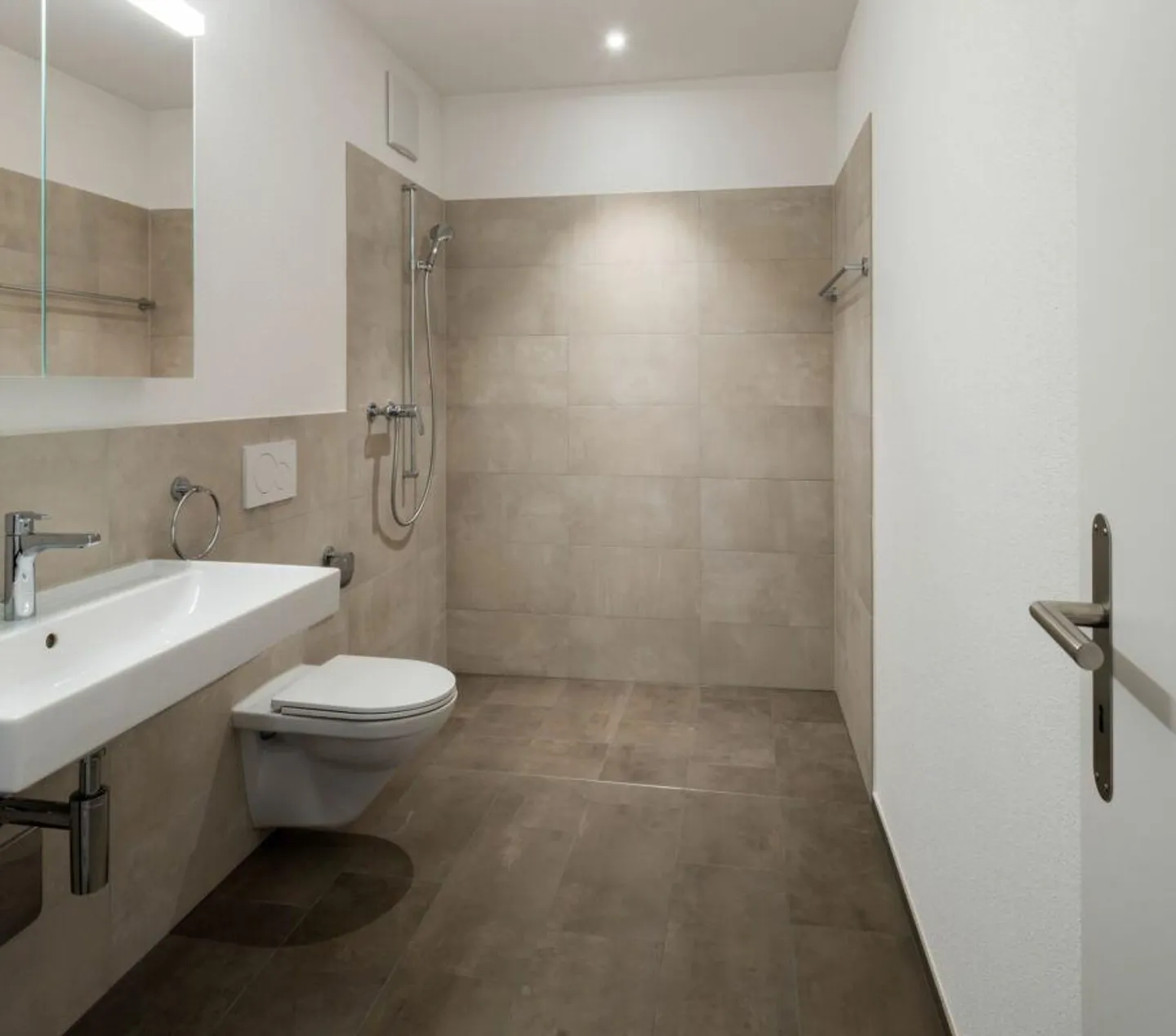 Appartement penthouse 2.5 pièces de haute qualité à louer - Photo 8 sur 10