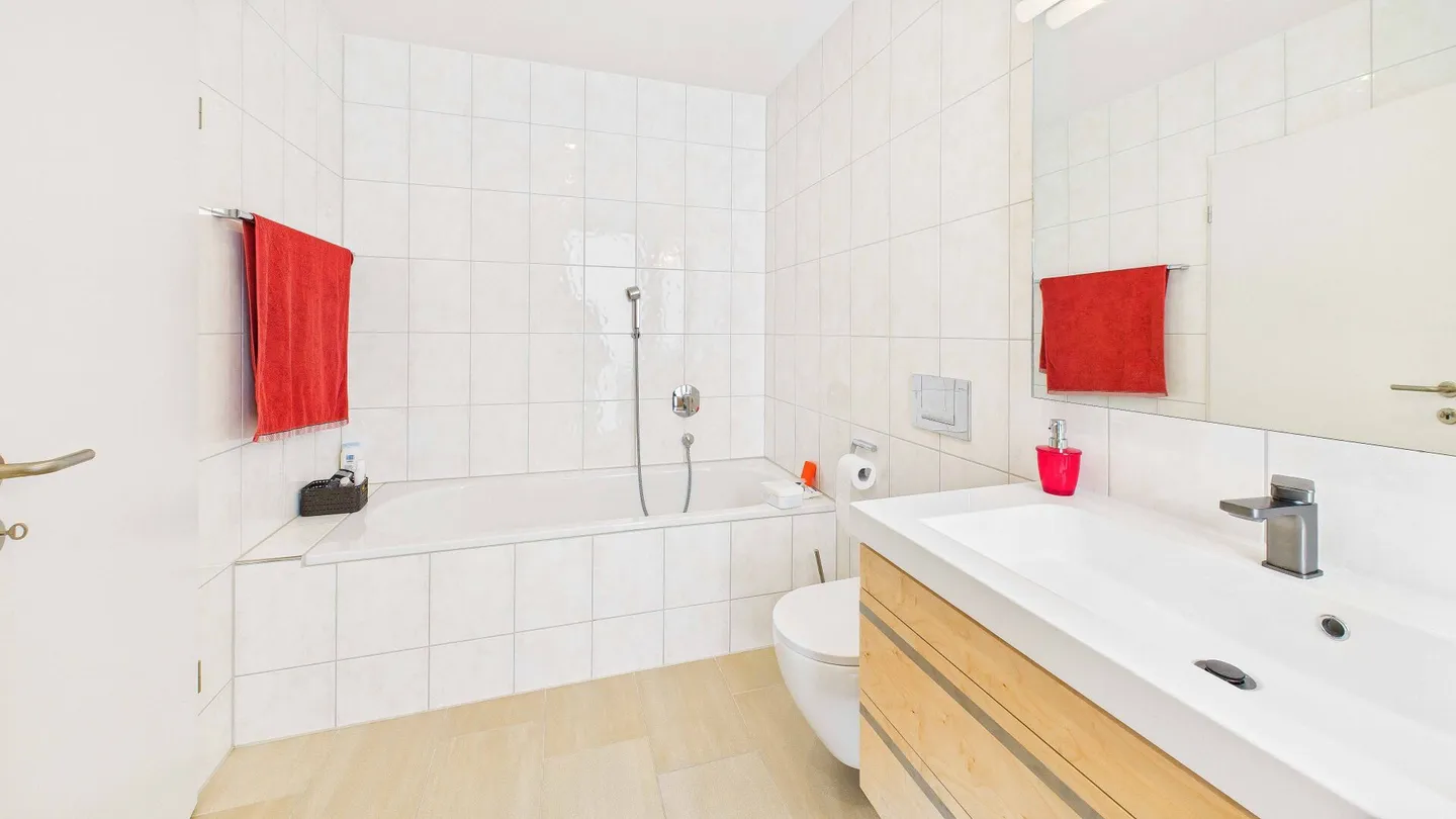 Appartamento attraente in standard di proprietà - Foto 9 di 13