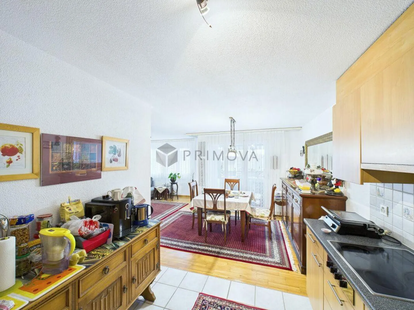 Well-maintained 4.5 room apartment in a central location in Volketswil - Photo 3 of 12