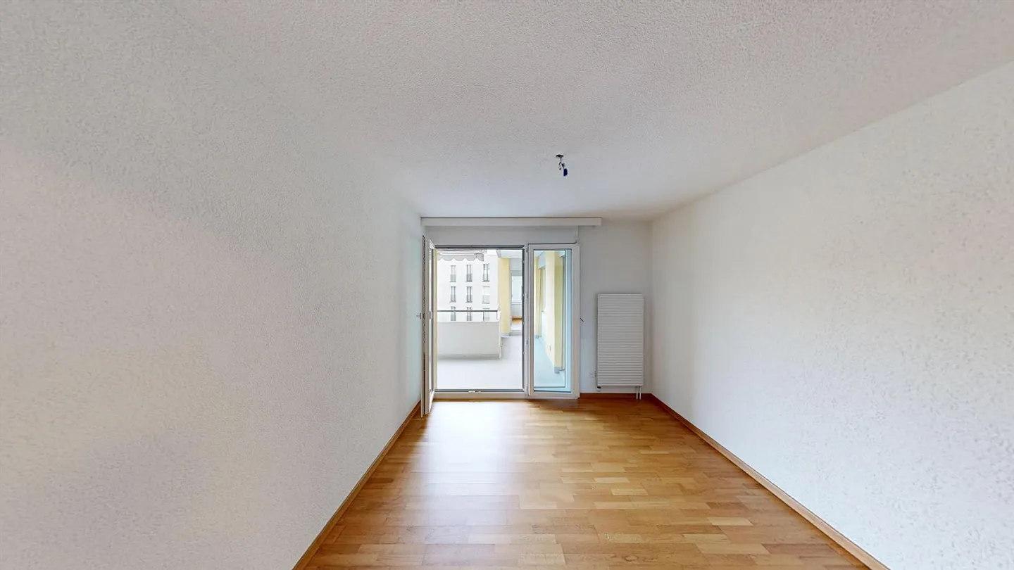 Ampio e luminoso appartamento di 3.5 locali - Foto 6 di 9