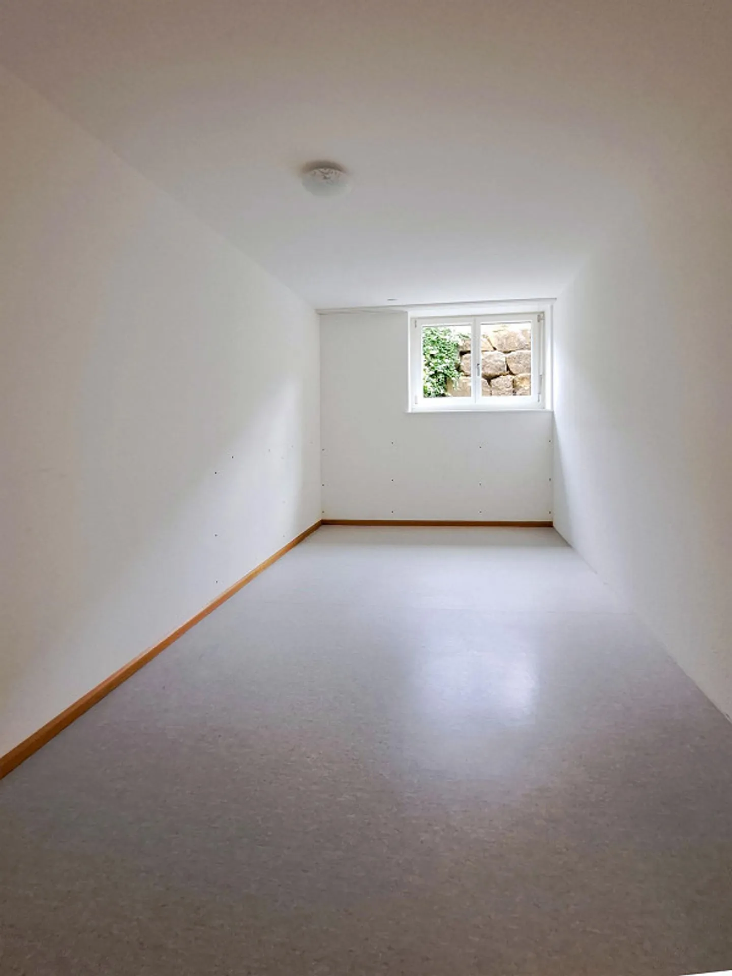 2-room studio/office spaces, basement - Photo 3 of 7