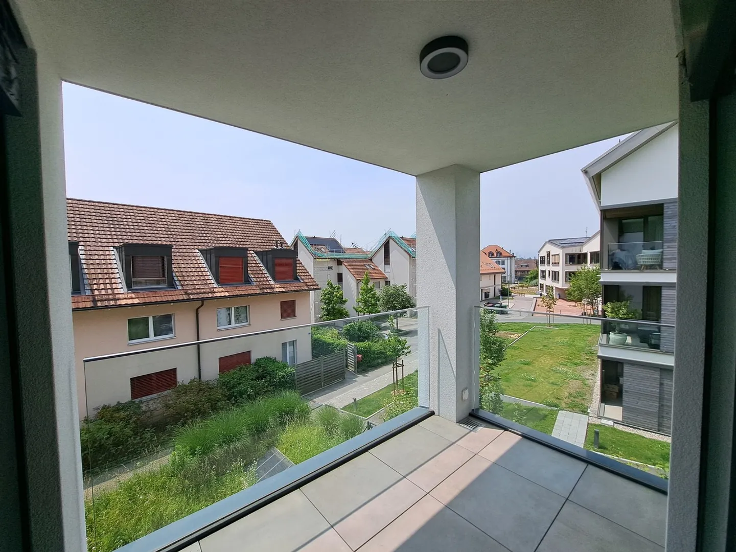 Lumineux appartement de 3.5p avec balcon à louer au coeur de Crissier - Photo 5 sur 9