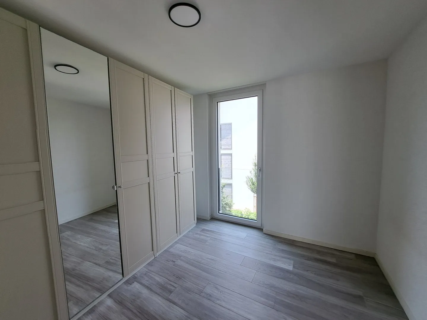 Lumineux appartement de 3.5p avec balcon à louer au coeur de Crissier - Photo 7 sur 9