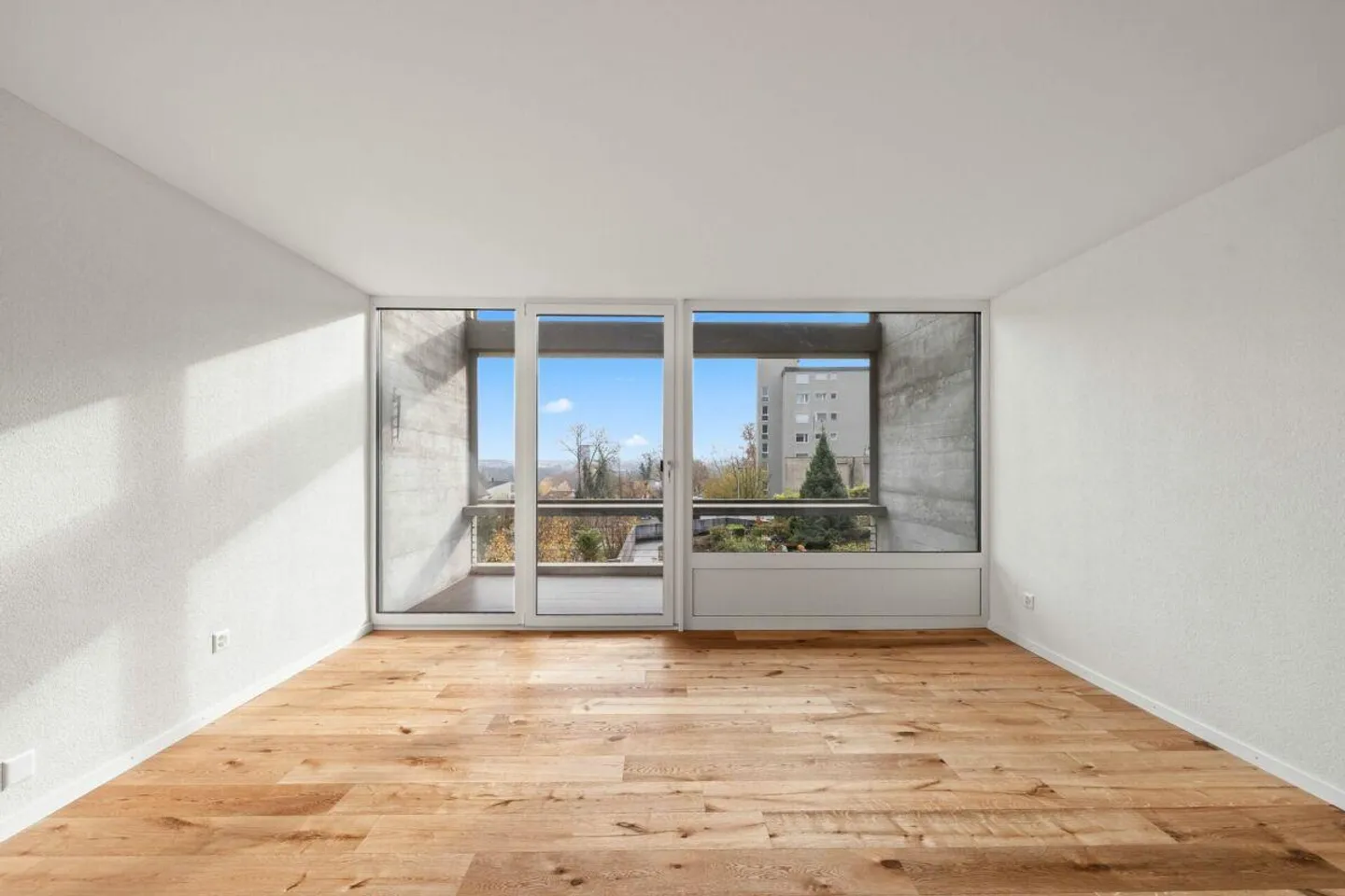 Frisch renoviertes, modernes 4.5-Zimmer-Reihenendhaus mit Garage. - Foto 4 von 17