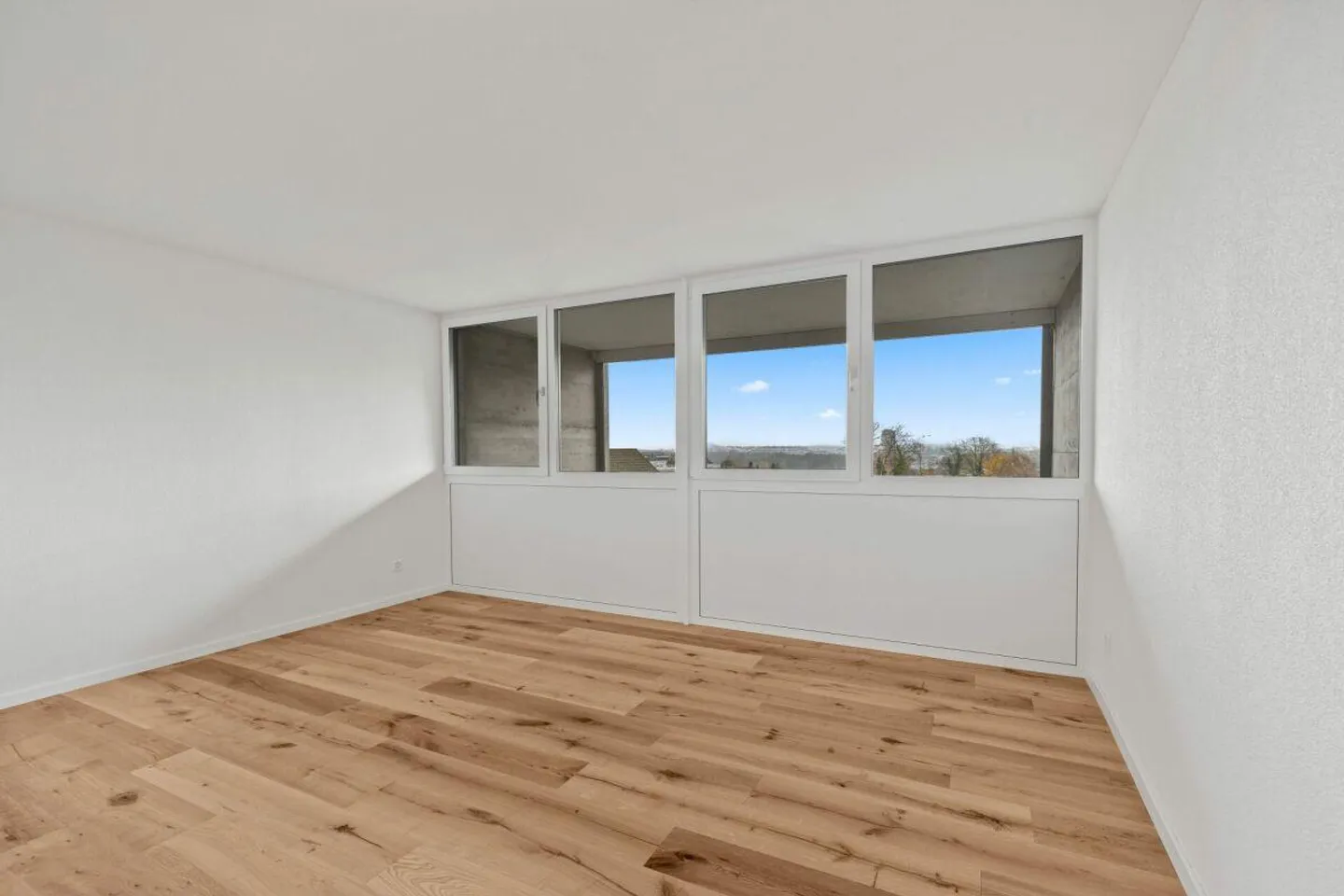 Frisch renoviertes, modernes 4.5-Zimmer-Reihenendhaus mit Garage. - Foto 6 von 17