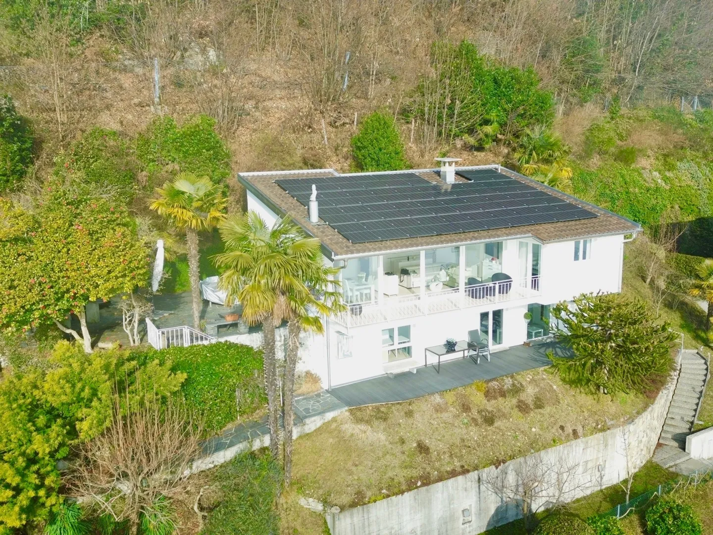 Villa Élégante avec Vue sur le Lac - Photo 4 sur 13