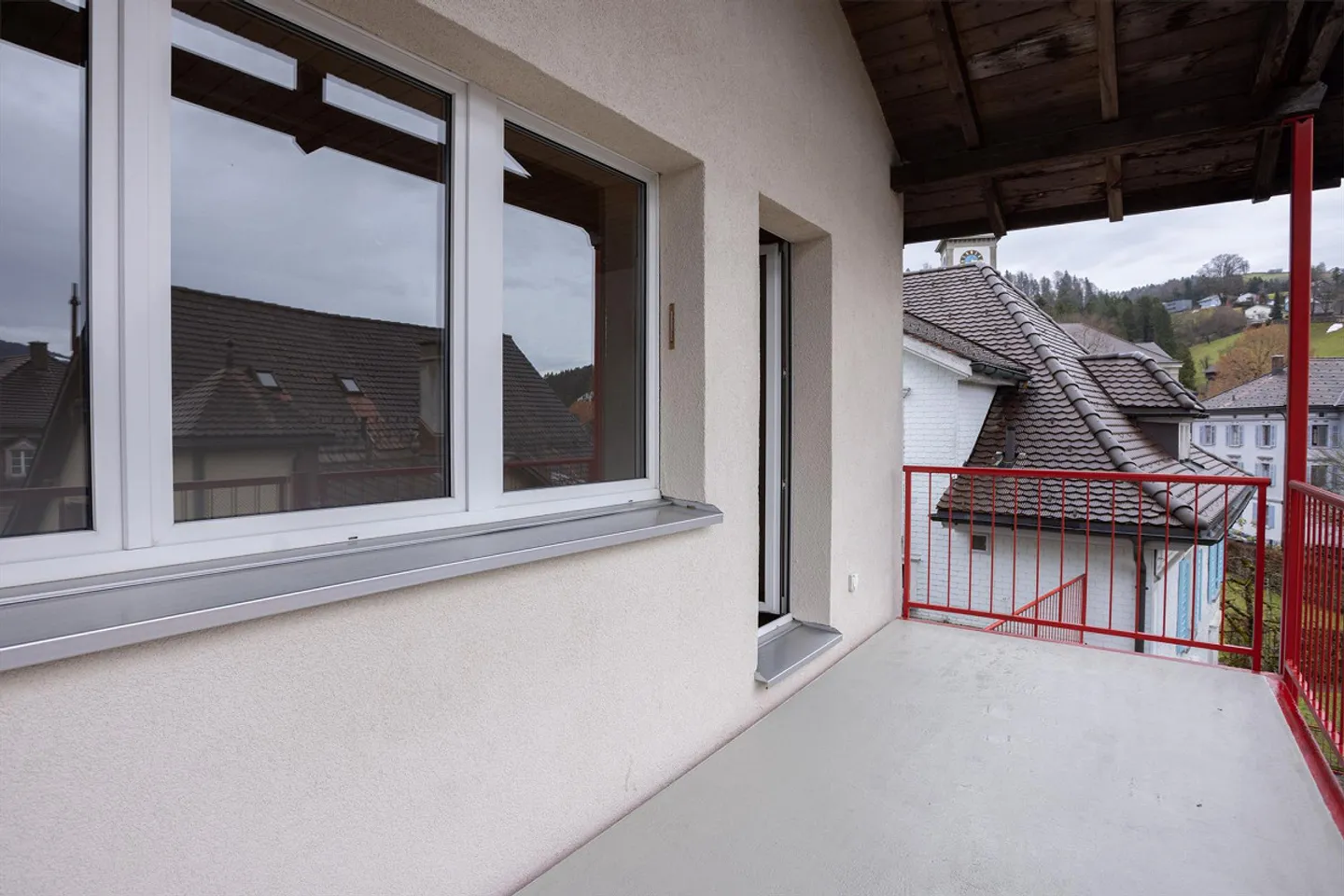 Belle et lumineuse appartement sous les combles avec balcon - Photo 8 sur 16