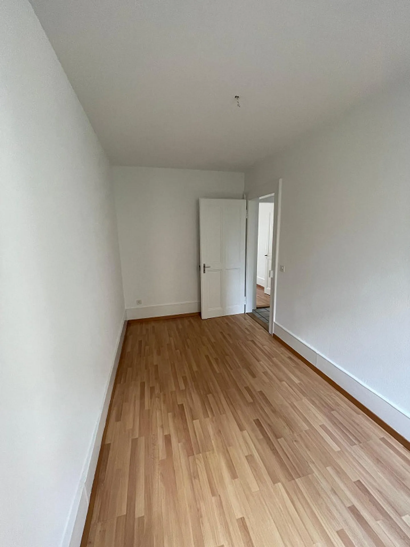 Trasferirsi e sentirsi bene: appartamento di 3 locali appena ristrutturato a Bienne - Foto 7 di 11