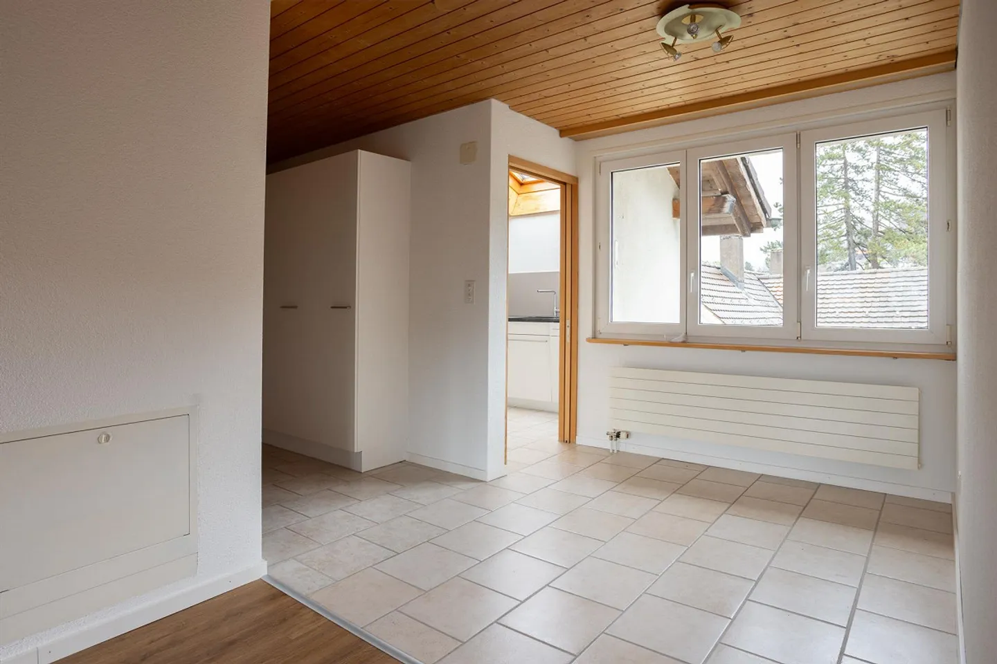 Belle et lumineuse appartement sous les combles avec balcon - Photo 13 sur 16