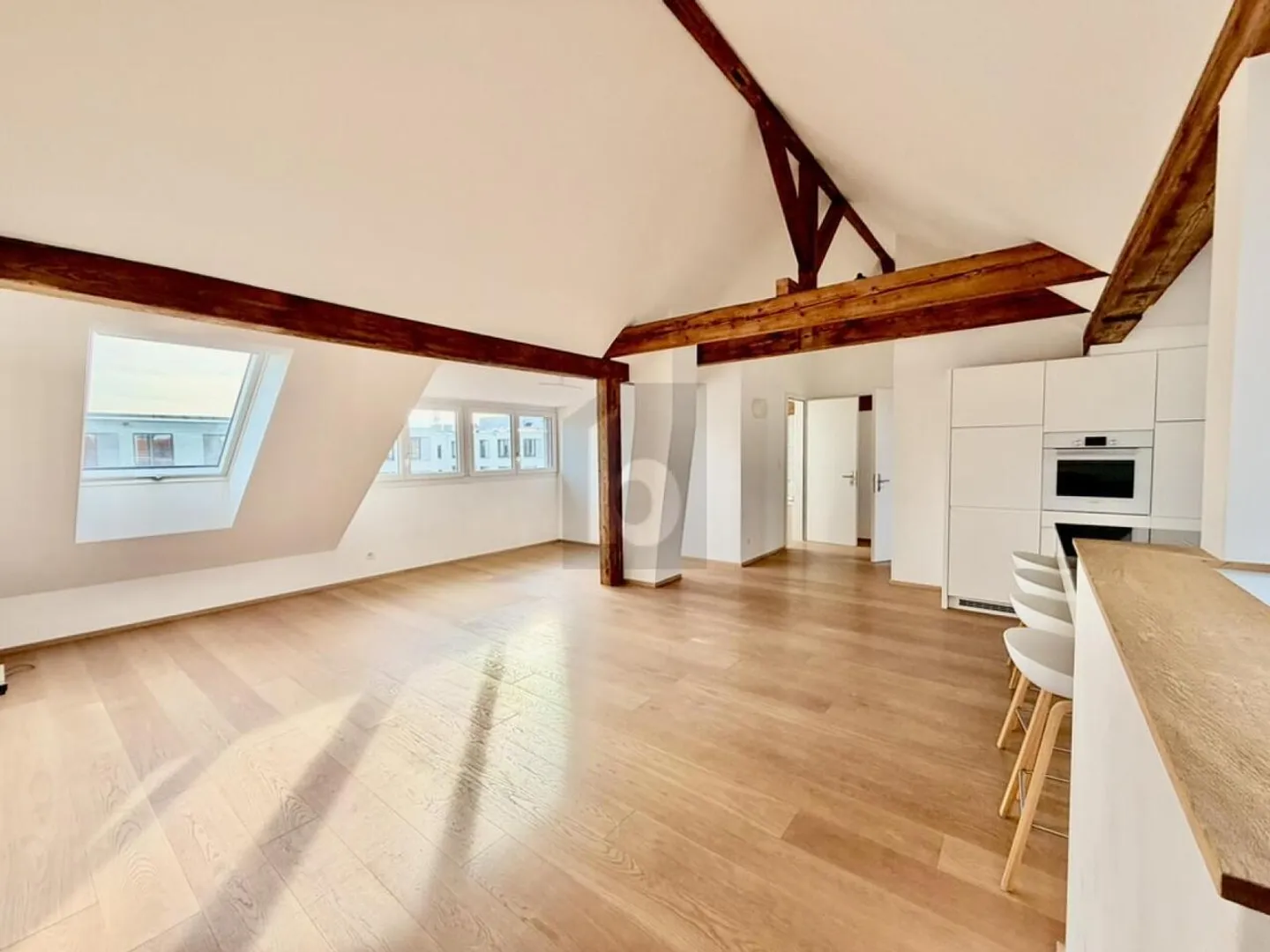 Duplex for sale - Photo 2 of 6