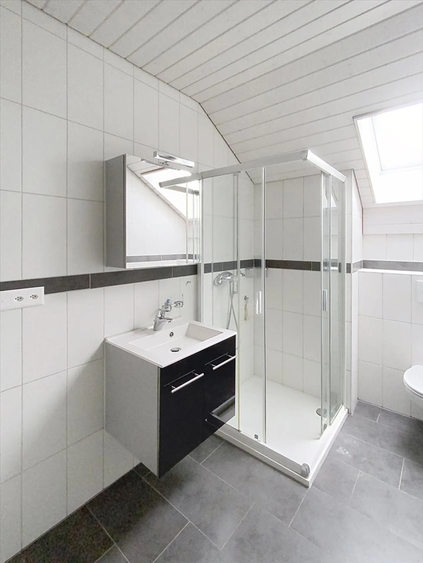 Große 2,5-Zimmer-Wohnung im 2. Stock - Foto 6 von 6