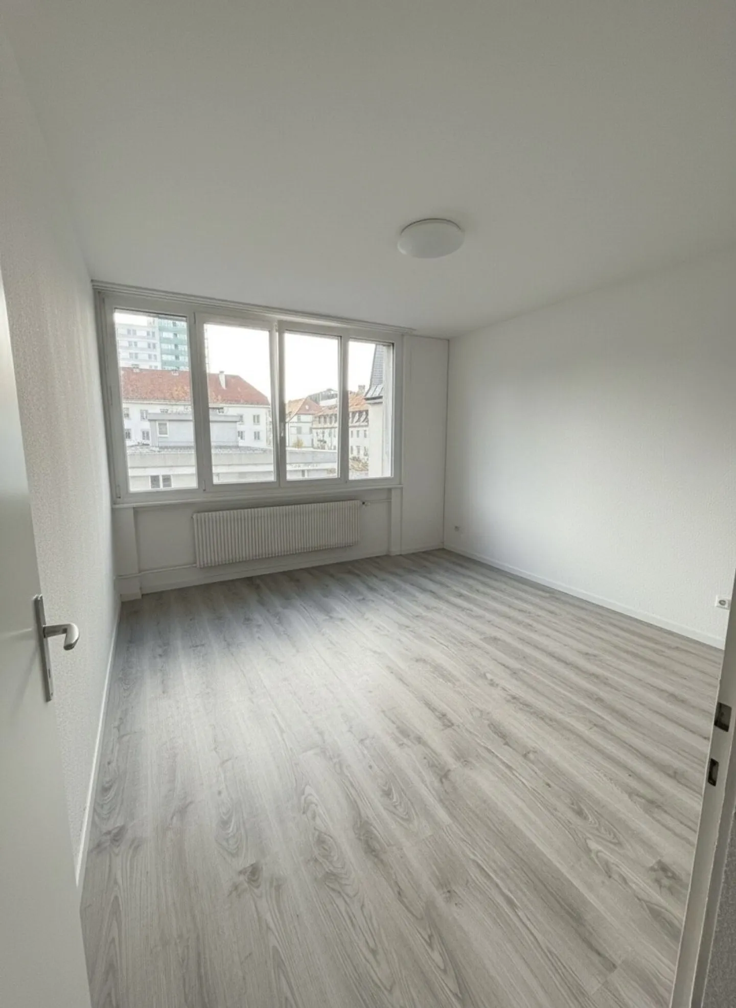 Pont 8 2.5 pièces N-0 - Photo 3 sur 7