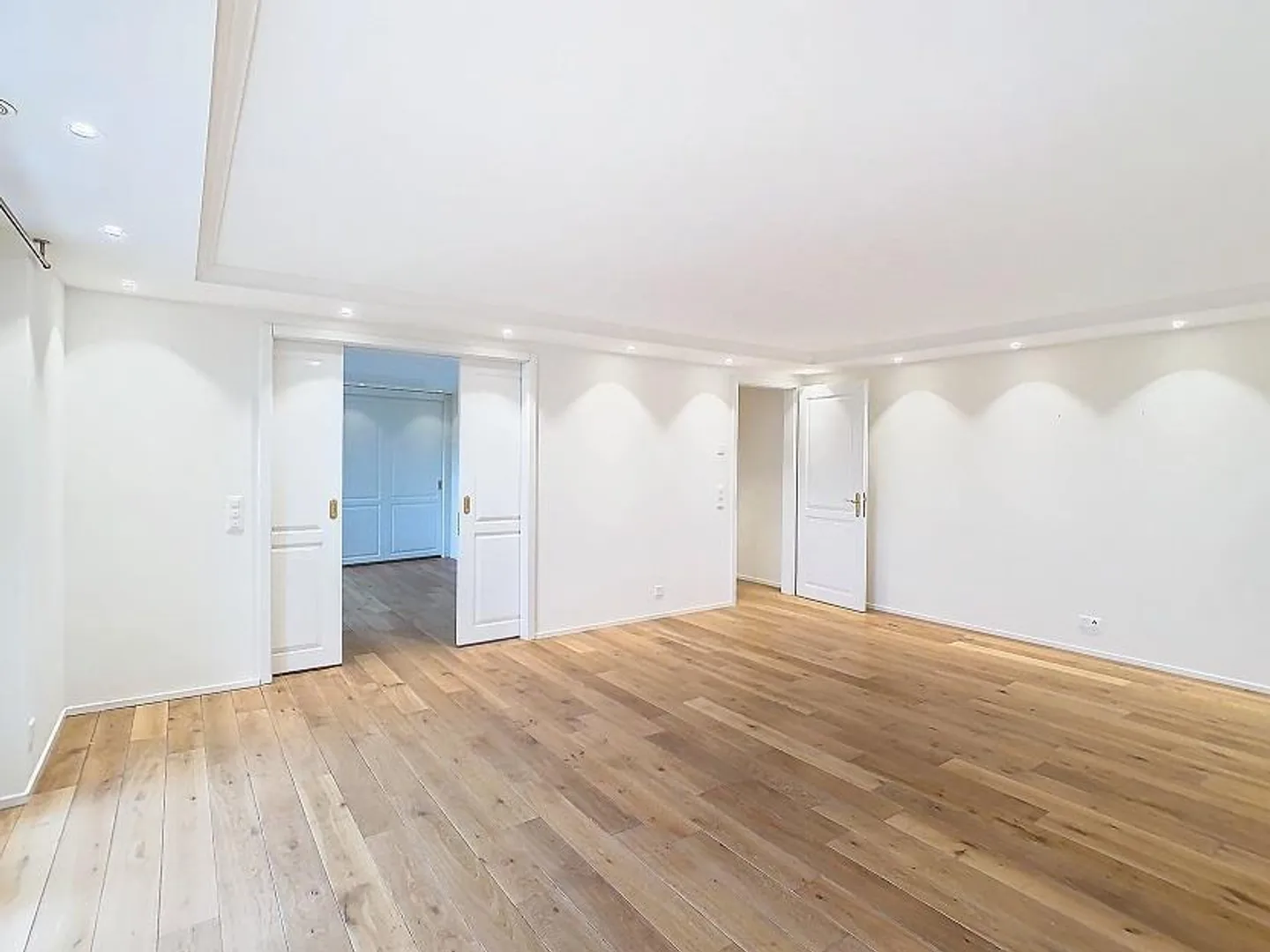 Beautiful 2.5 room apartment on the Zürichberg - Photo 2 of 11