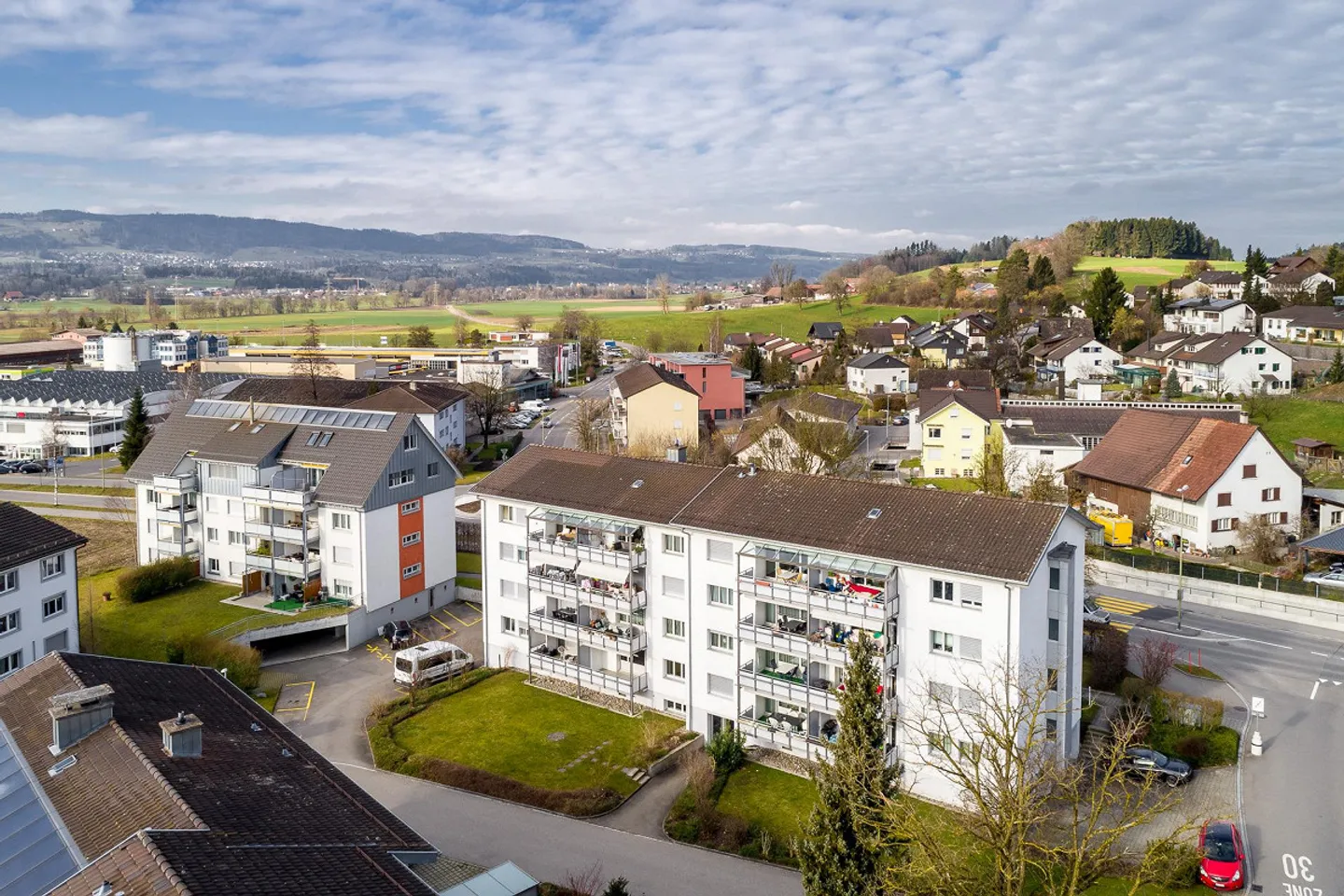 Salle de bricolage dans un quartier calme - Photo 2 sur 2