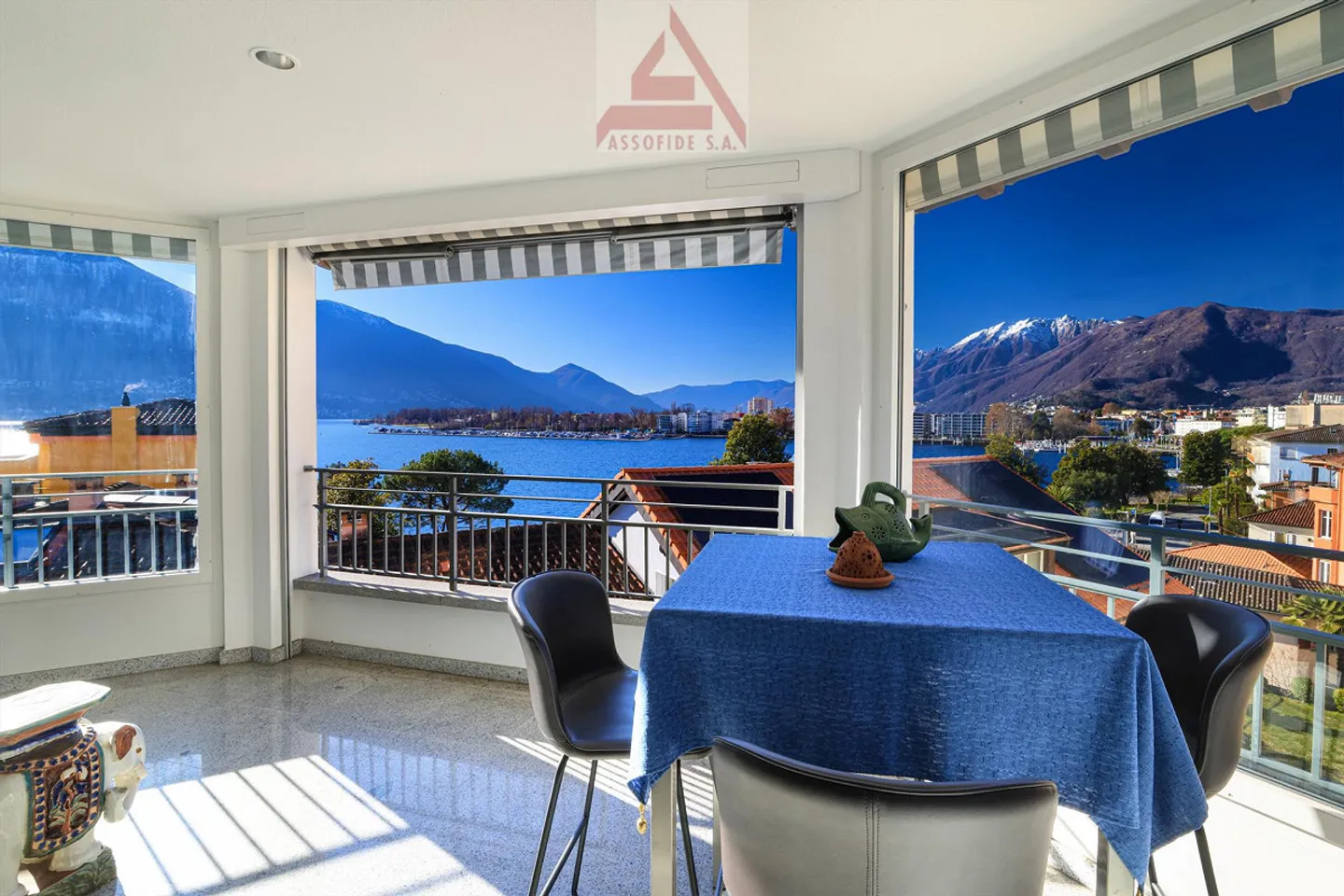 Prestigeträchtige 5,5-Zimmer-Attika mit Seeblick - Foto 9 von 9