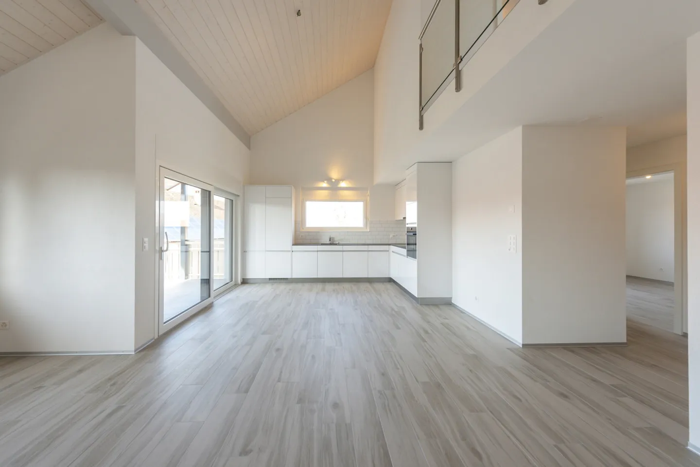 4.5 Room Apartment - Photo 1 of 8