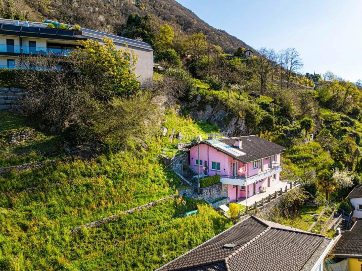 CUGNASCO - Charmante maison avec terrain - Photo 3 sur 28