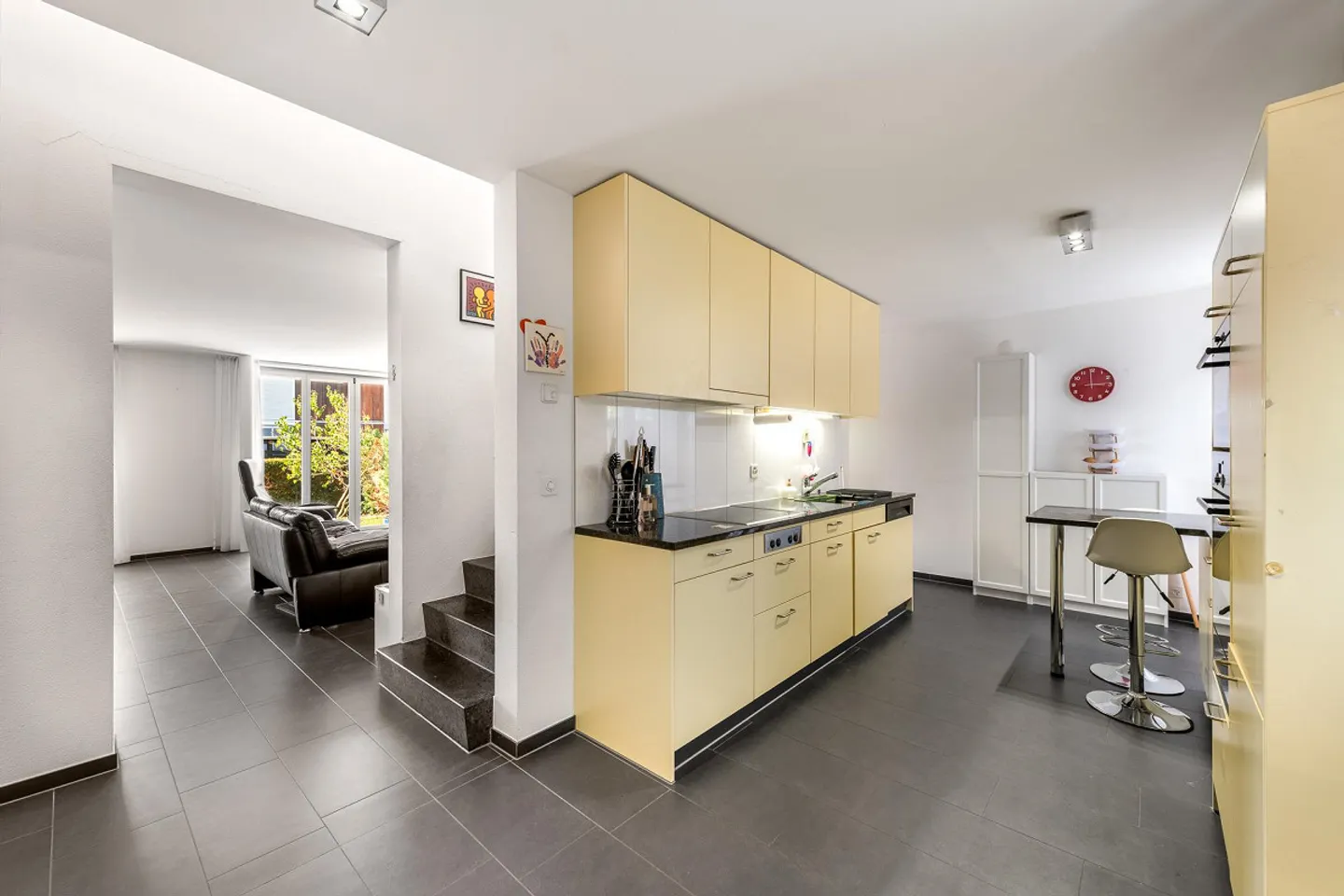 5.5-Room Corner Row House - A Family Paradise for Young Children - Photo 3 of 12