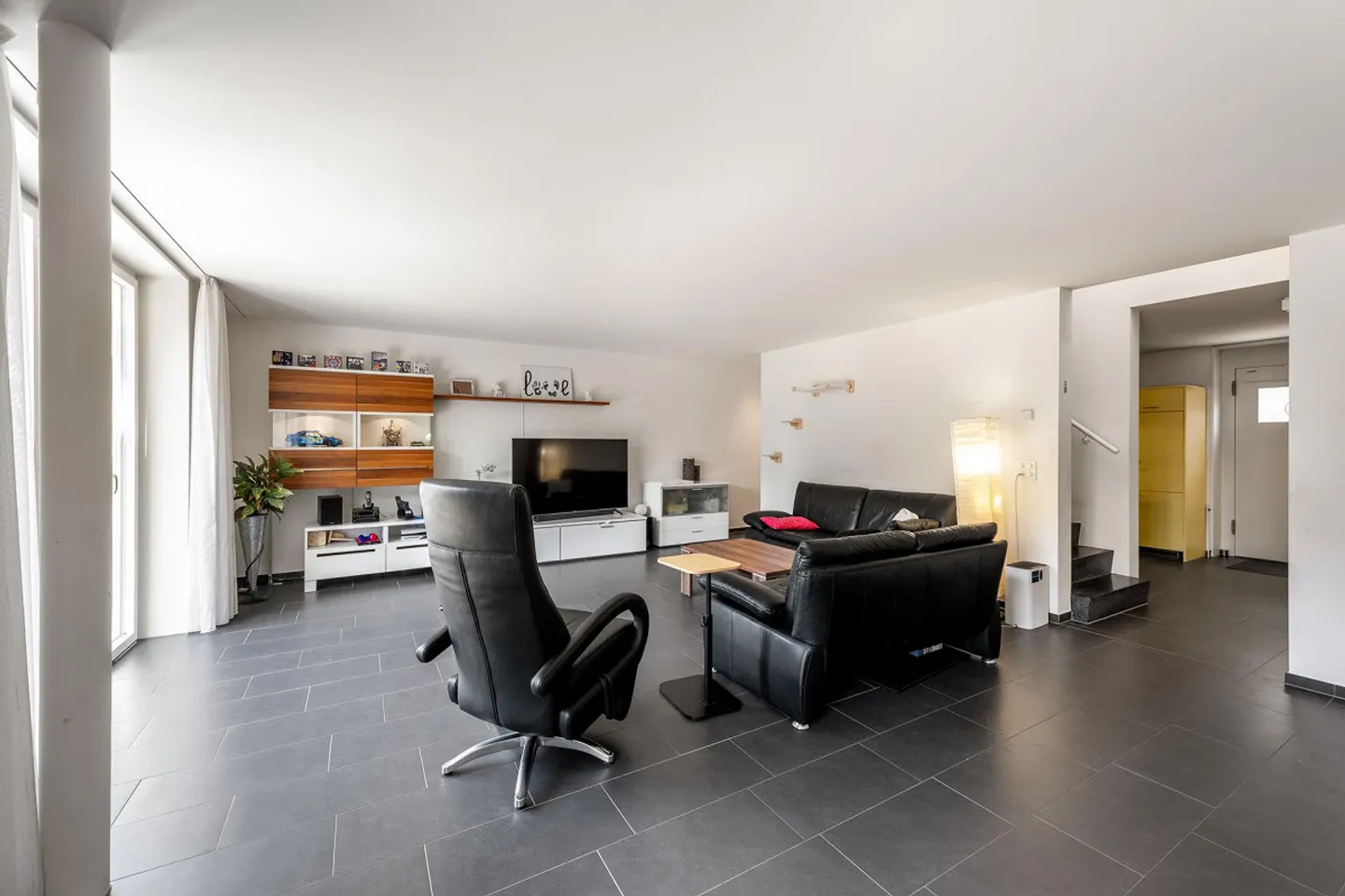 5.5-Room Corner Row House - A Family Paradise for Young Children - Photo 7 of 12