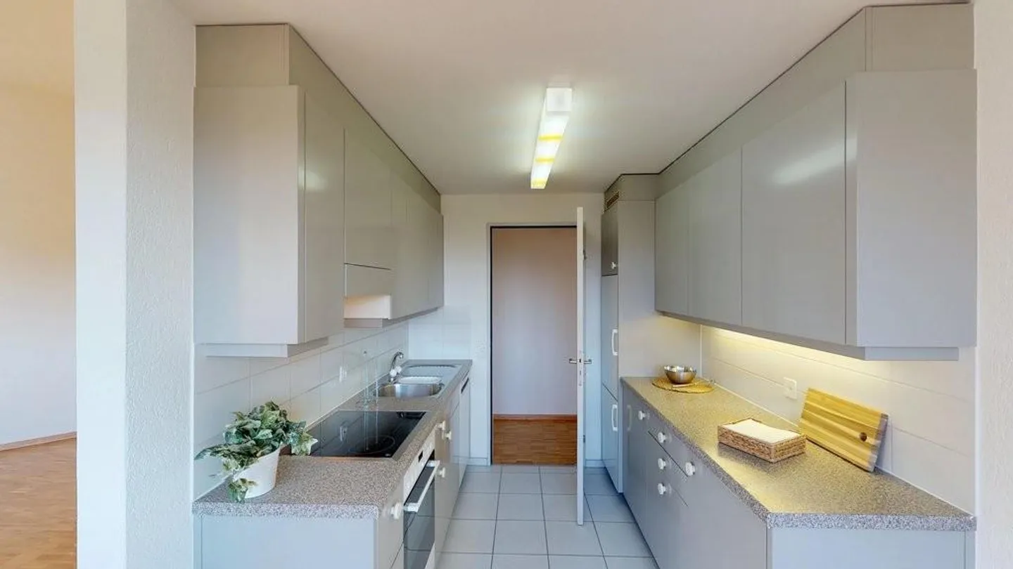 Charmante Dachwohnung in Reinach - Foto 2 von 10