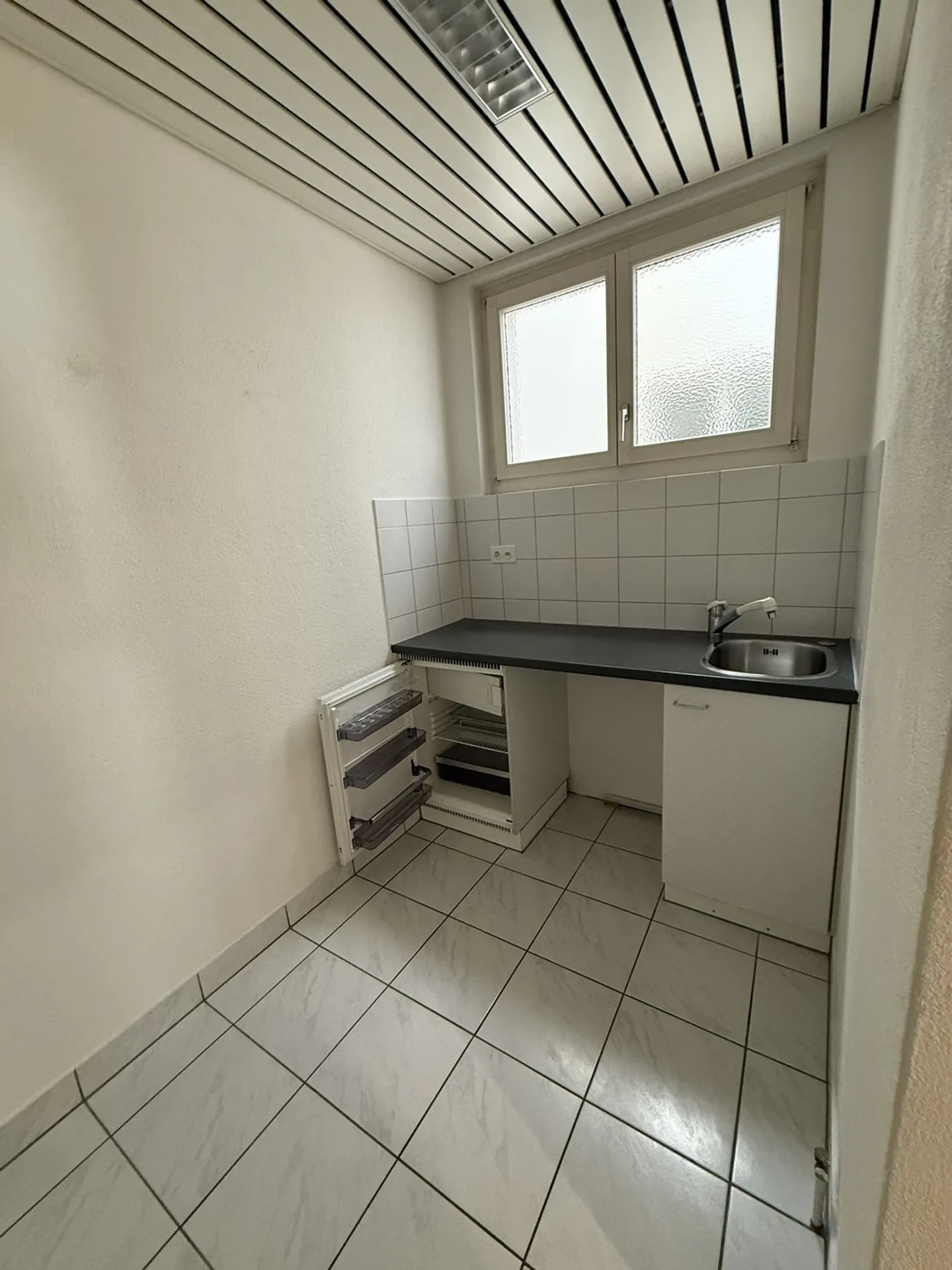 Locali commerciali in posizione centrale a Lucerna (Maihof) in affitto - Foto 4 di 10