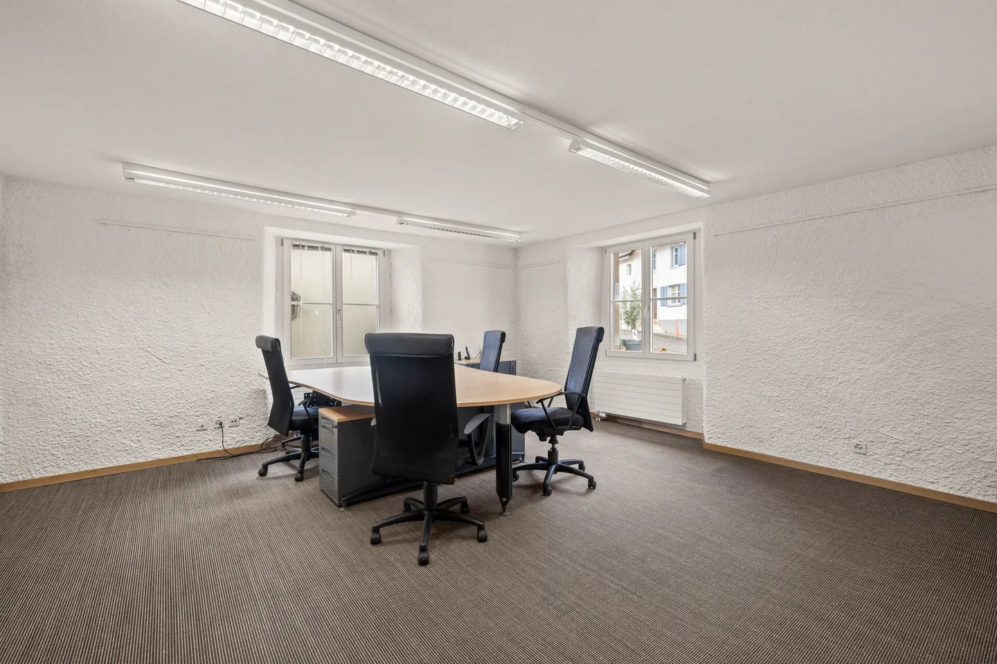 Ufficio arredato incluso sala riunioni e parcheggi - Foto 3 di 8