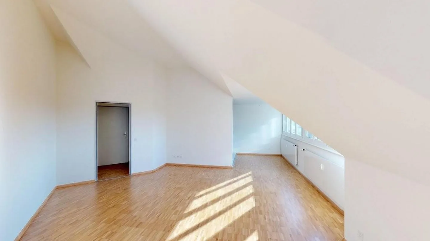Charmante Dachwohnung in Reinach - Foto 7 von 10