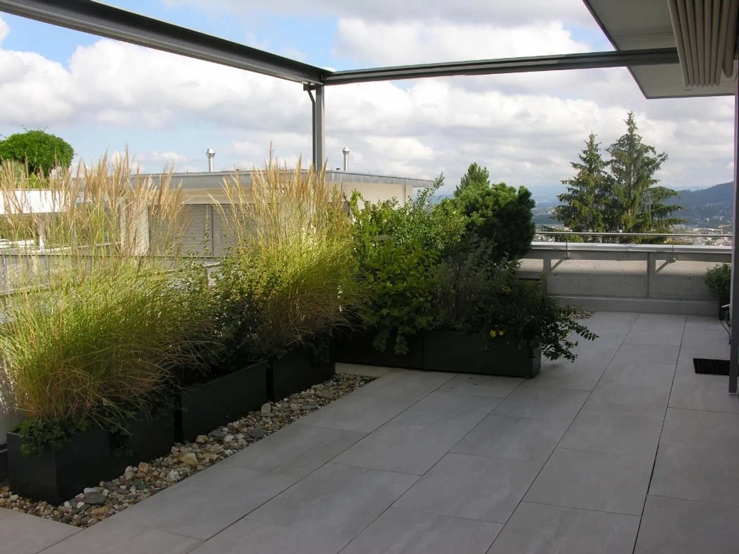 Modern and spacious 4.5-room penthouse apartment in a quiet location - Photo 11 of 12