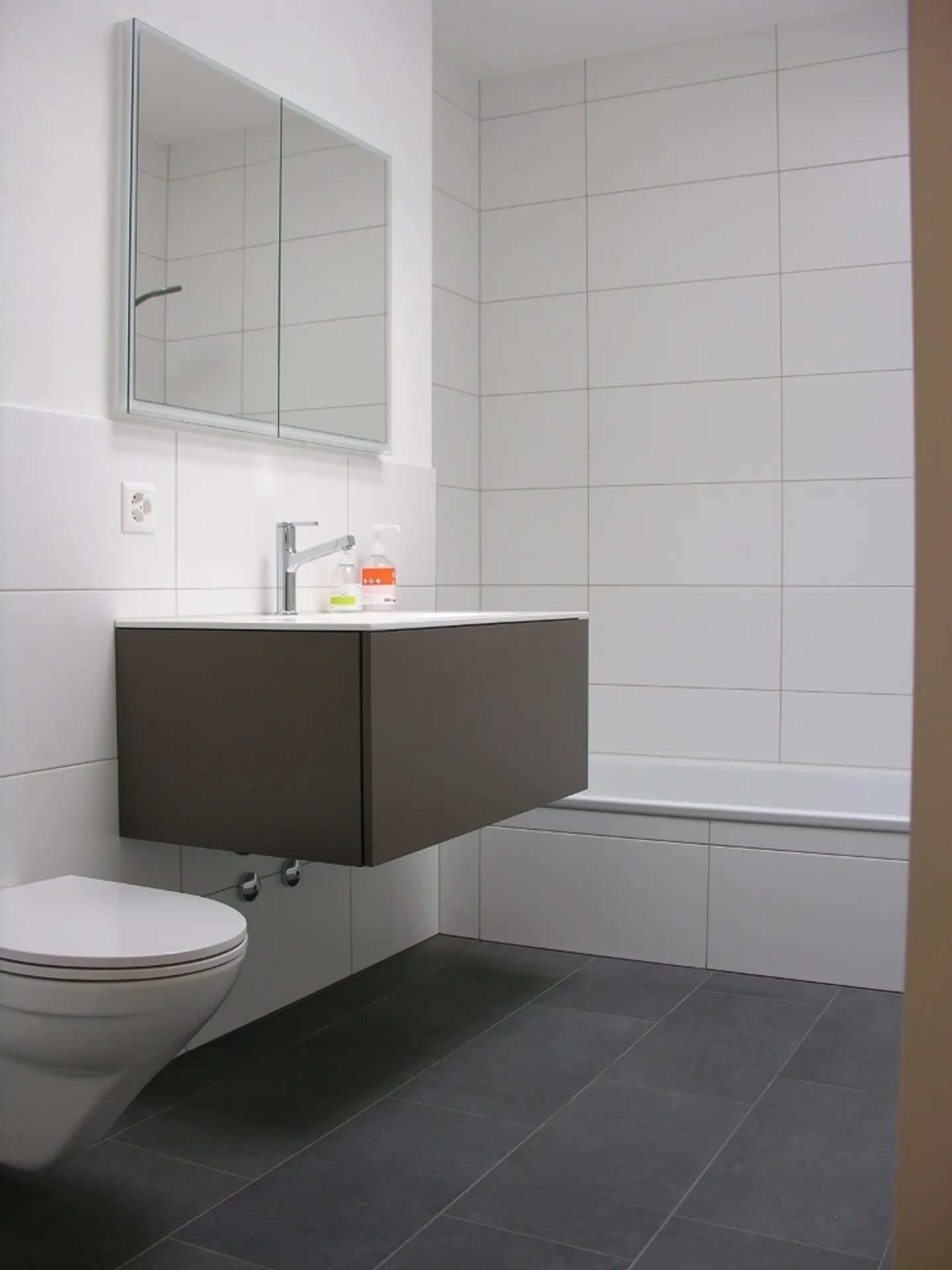 Modern and spacious 4.5-room penthouse apartment in a quiet location - Photo 7 of 12