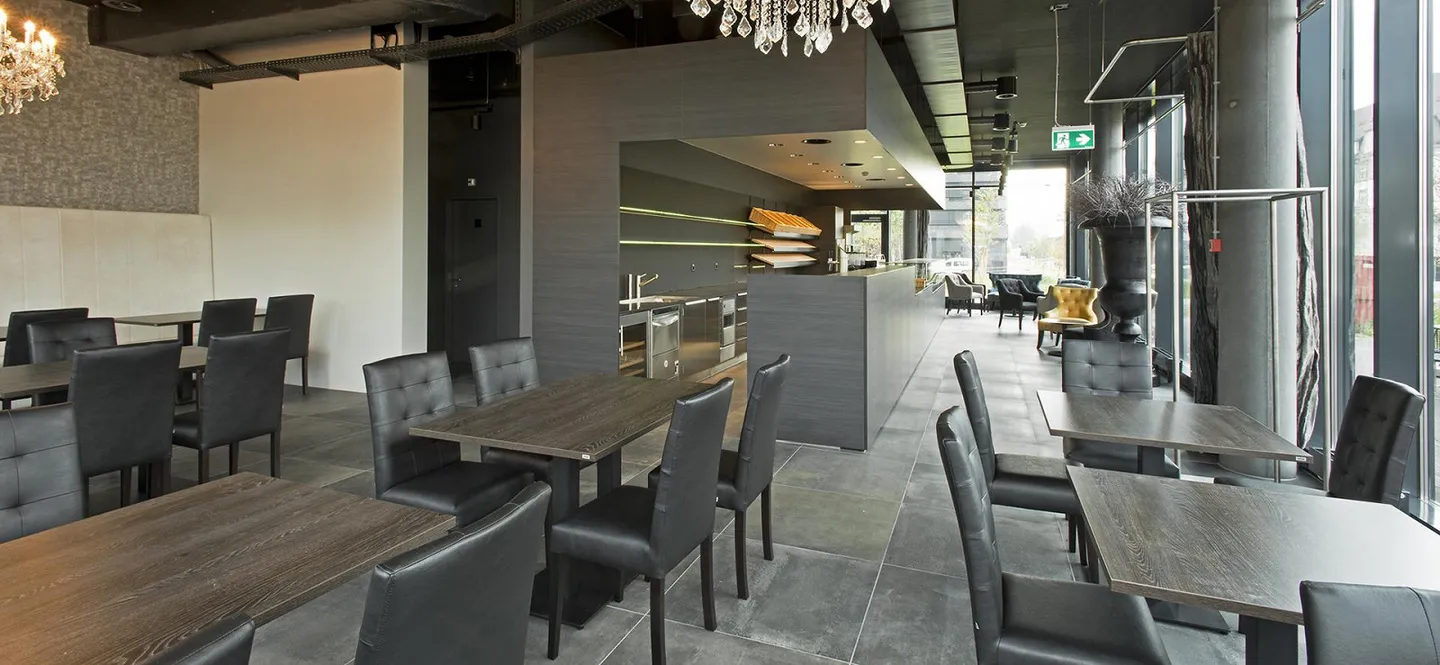 Ristorante ampliato in una posizione prominente - Foto 1 di 9