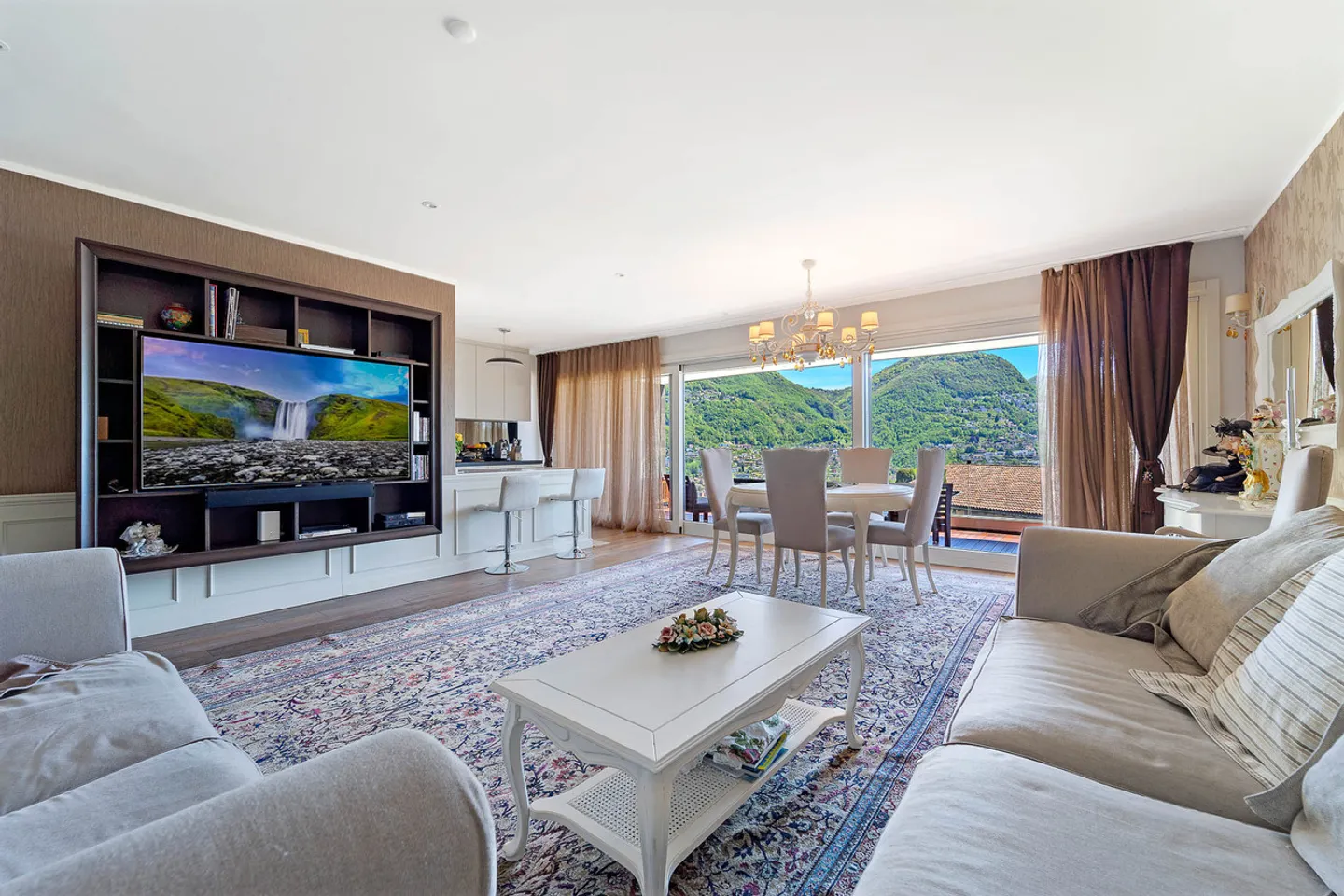 Penthouse élégant et prestigieux avec vue sur le lac - Photo 2 sur 16