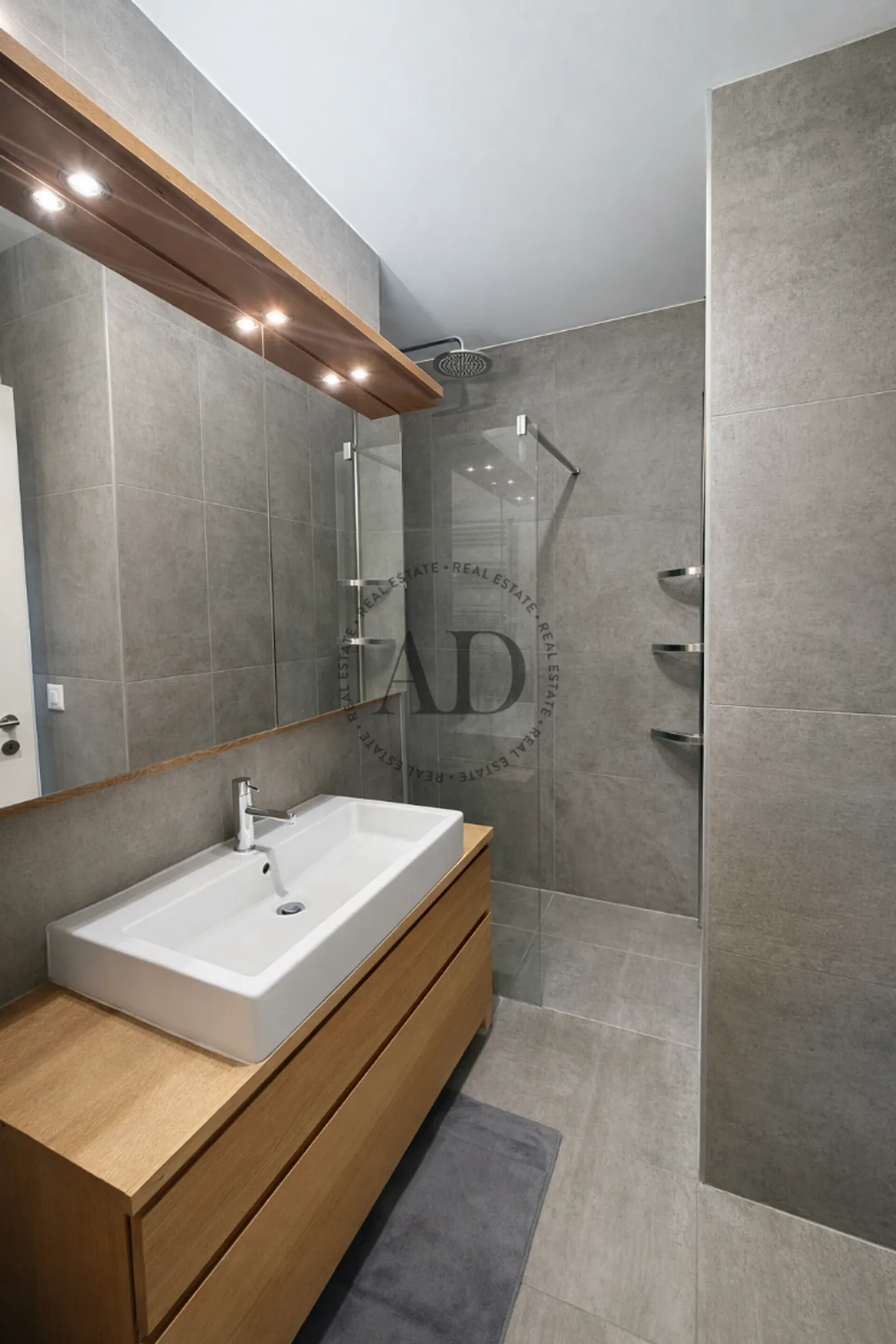 Helles Apartment in neuem Gebäude - Foto 8 von 13