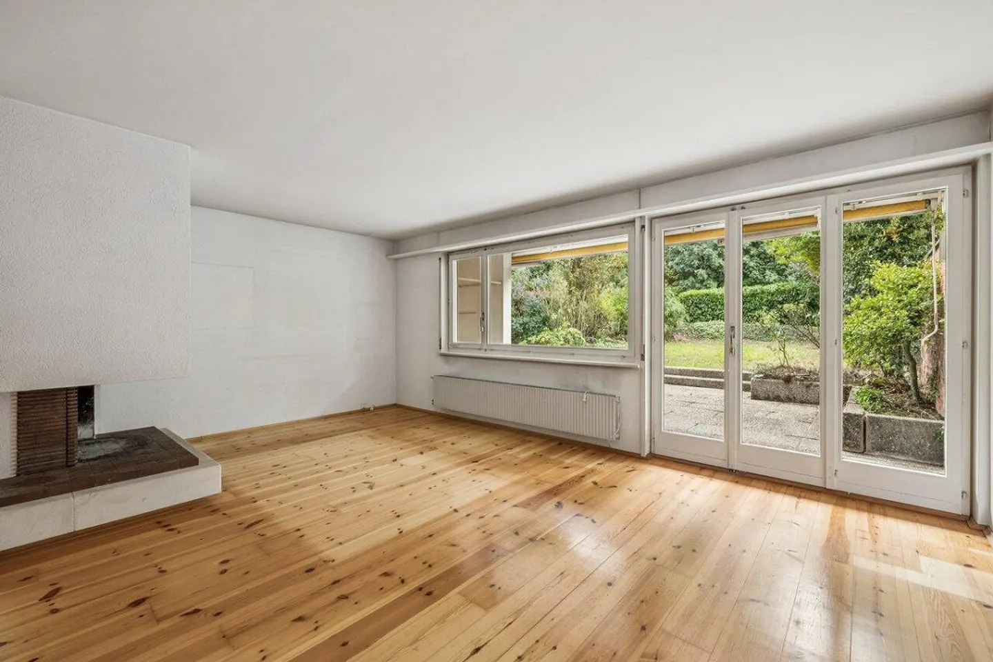 Dream Home at the Edge of the Forest: 5-Room Semi-Detached House in Bottmingen - Photo 7 of 19